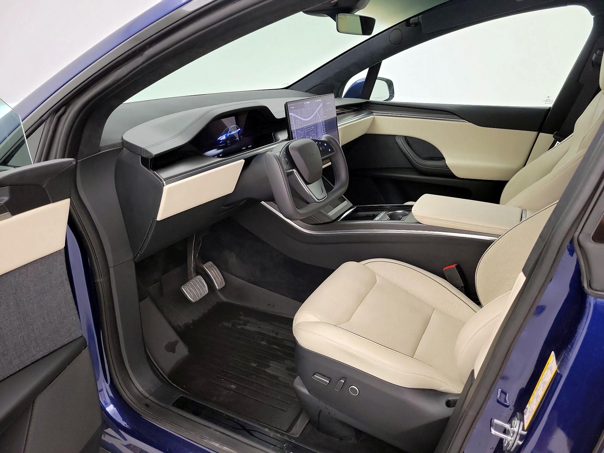 Thumbnail: 2022 Tesla Model X - 11