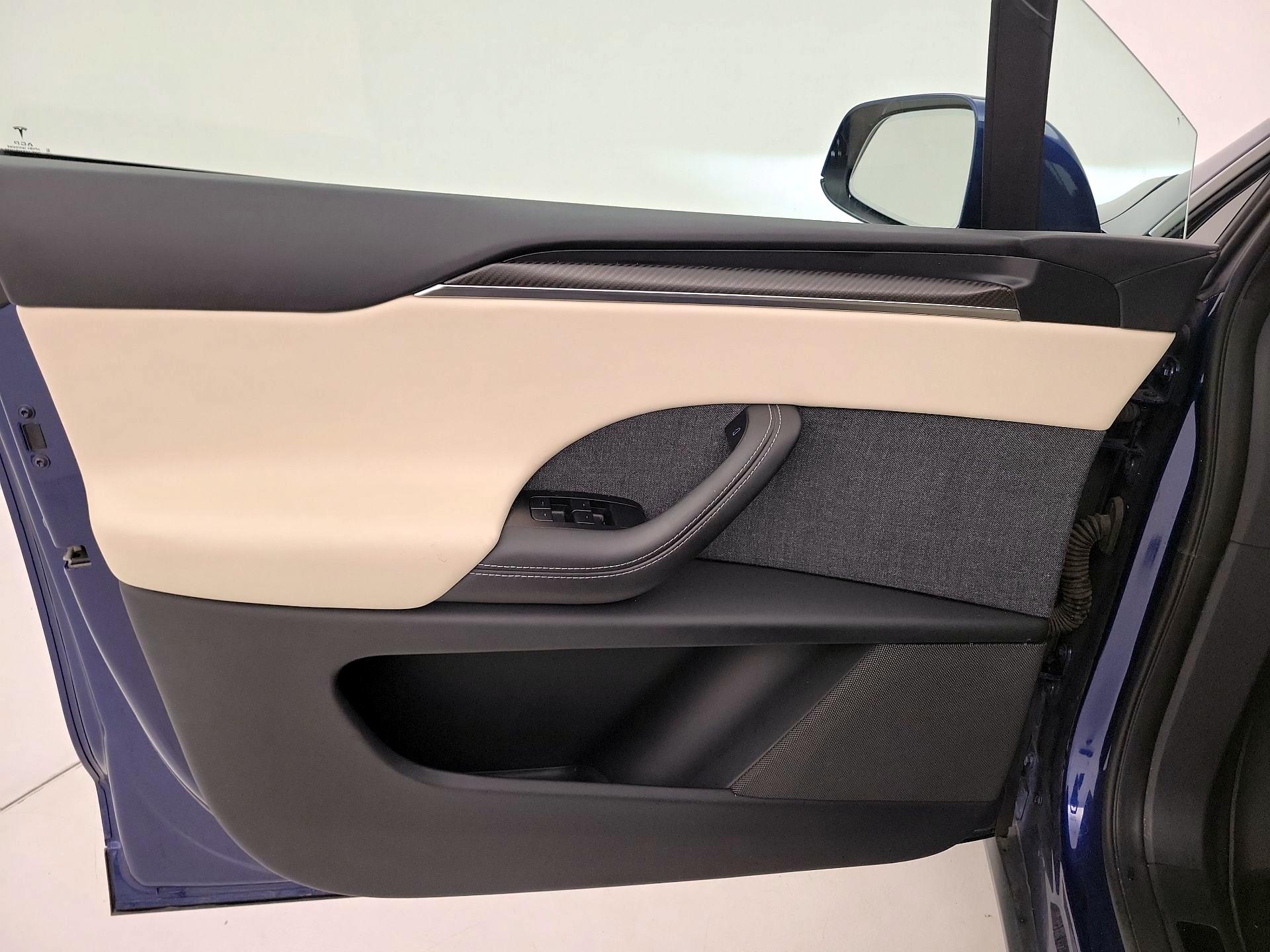 Thumbnail: 2022 Tesla Model X - 12