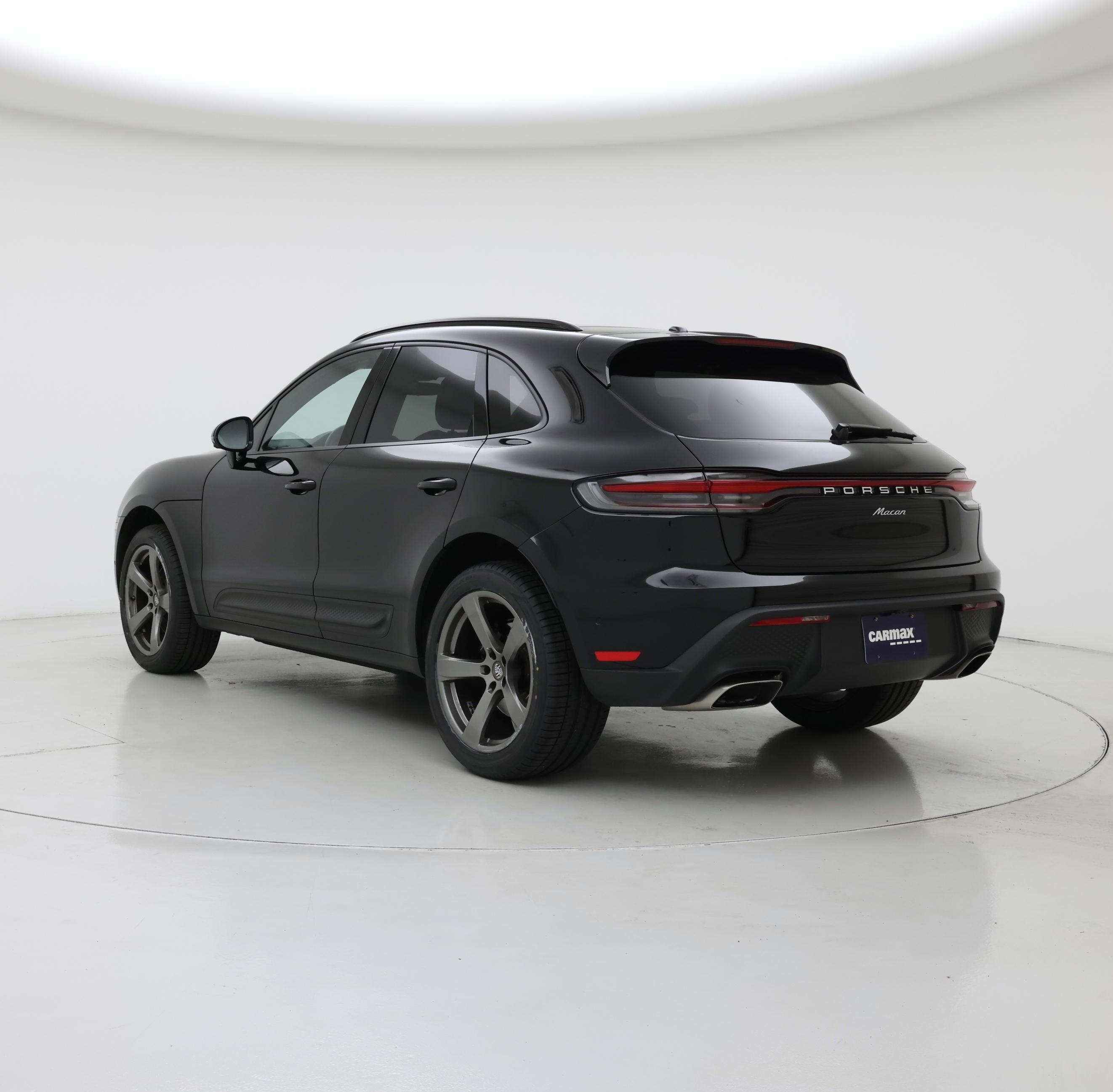Thumbnail: 2023 Porsche Macan - 2