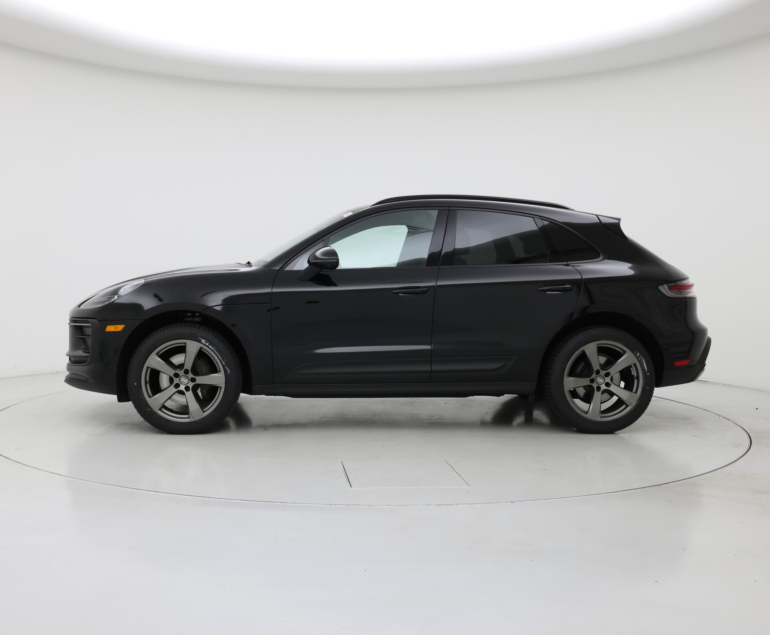 Thumbnail: 2023 Porsche Macan - 3