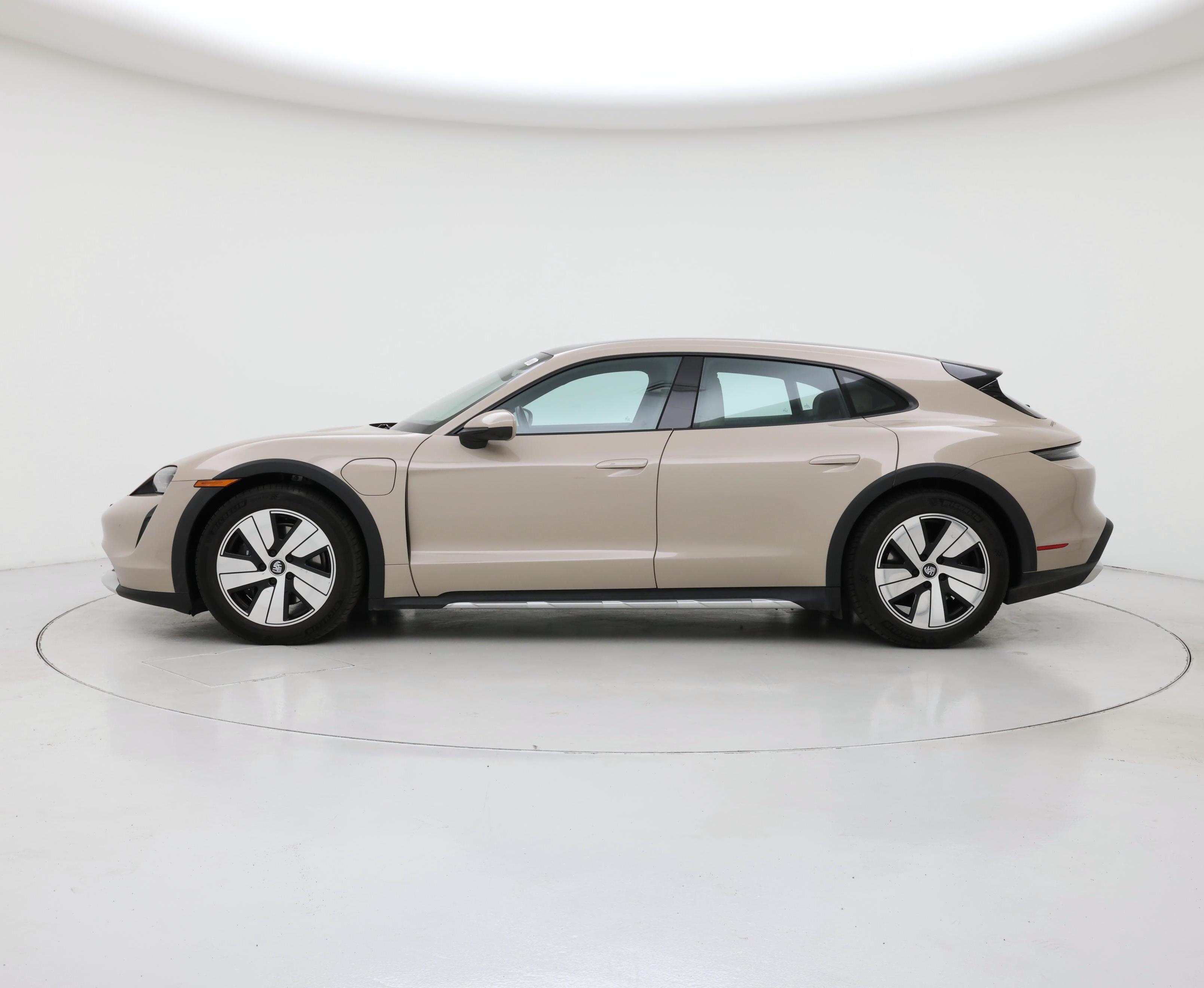 Thumbnail: 2023 Porsche Taycan - 3