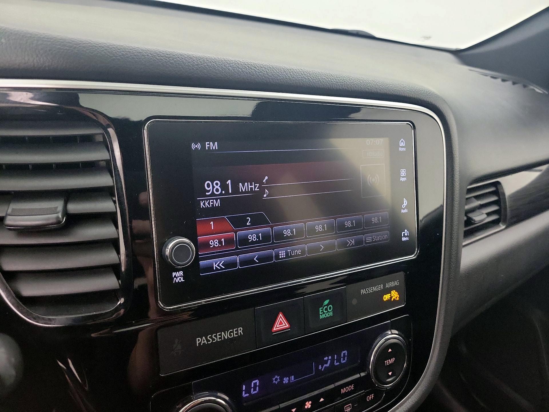 Thumbnail: 2018 Mitsubishi Outlander - 15