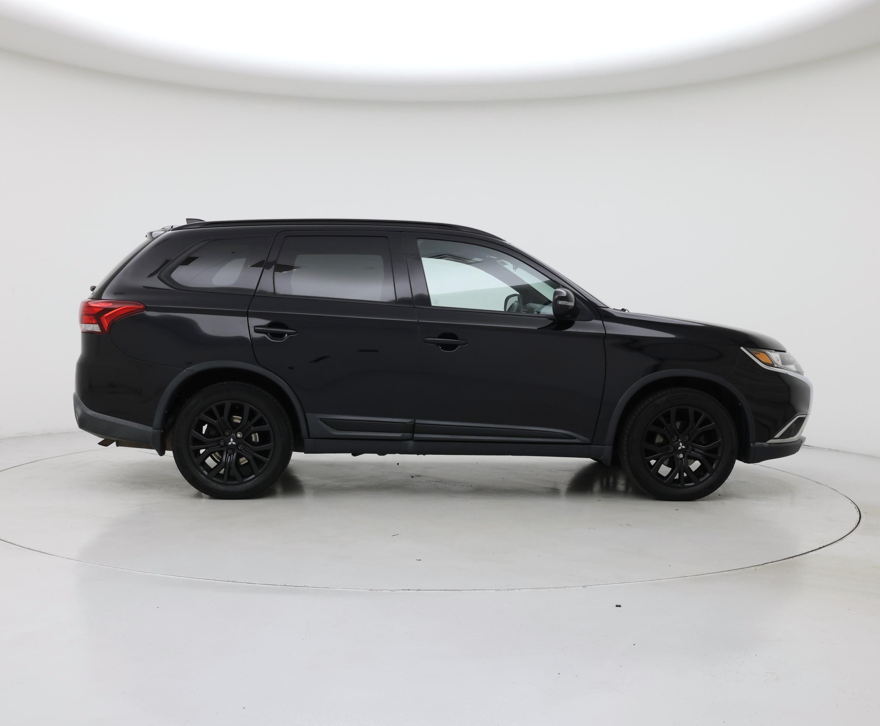 Thumbnail: 2018 Mitsubishi Outlander - 7