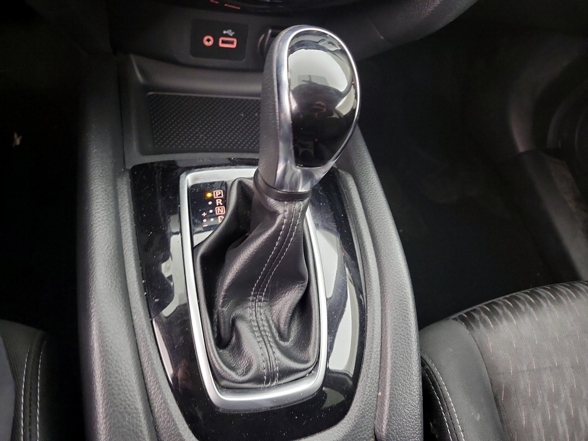 Thumbnail: 2018 Nissan Rogue - 17