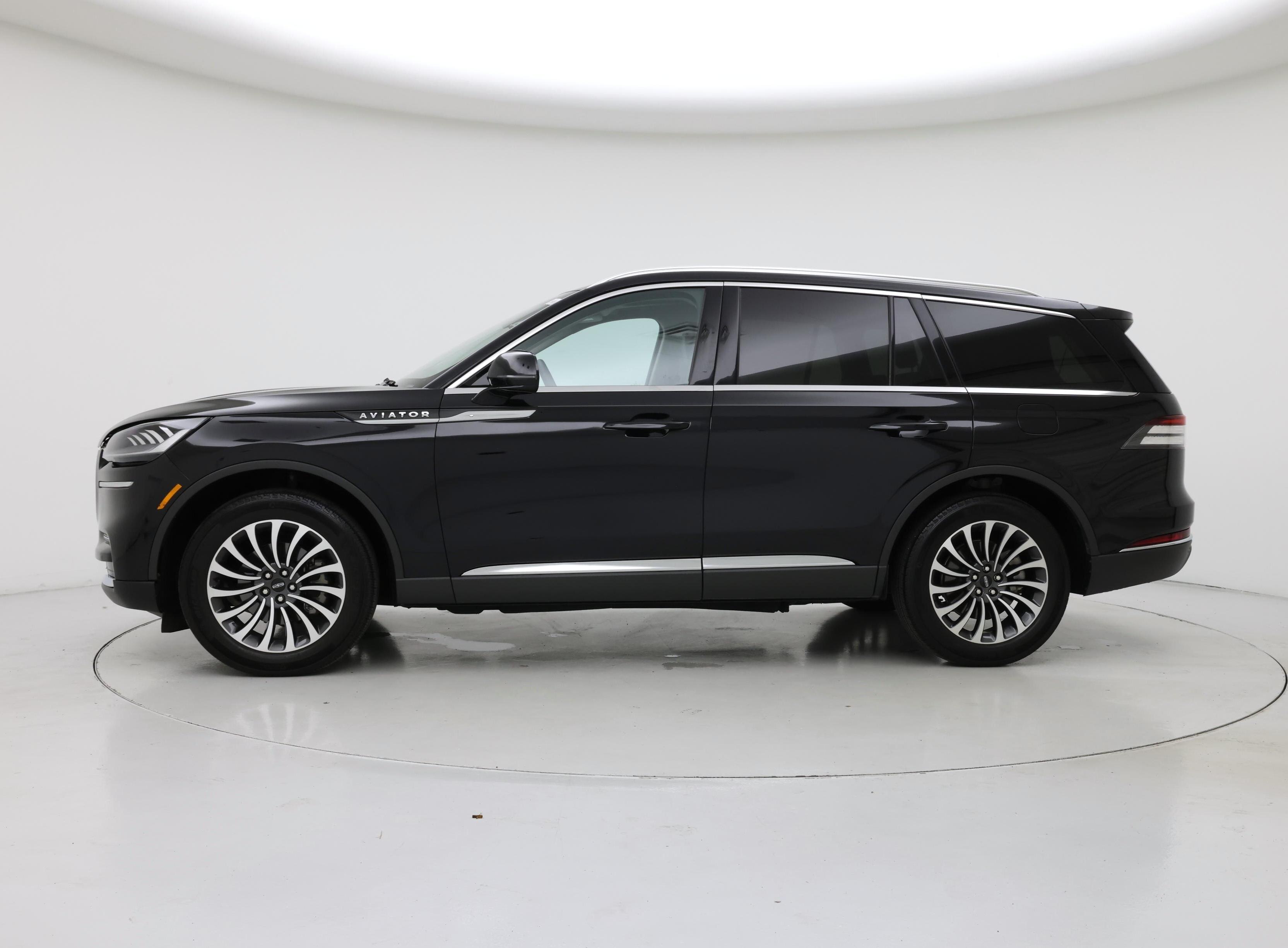 Thumbnail: 2023 Lincoln Aviator - 3