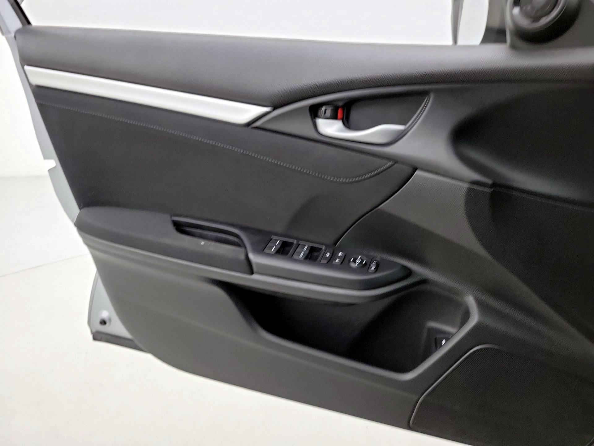 Thumbnail: 2016 Honda Civic - 12