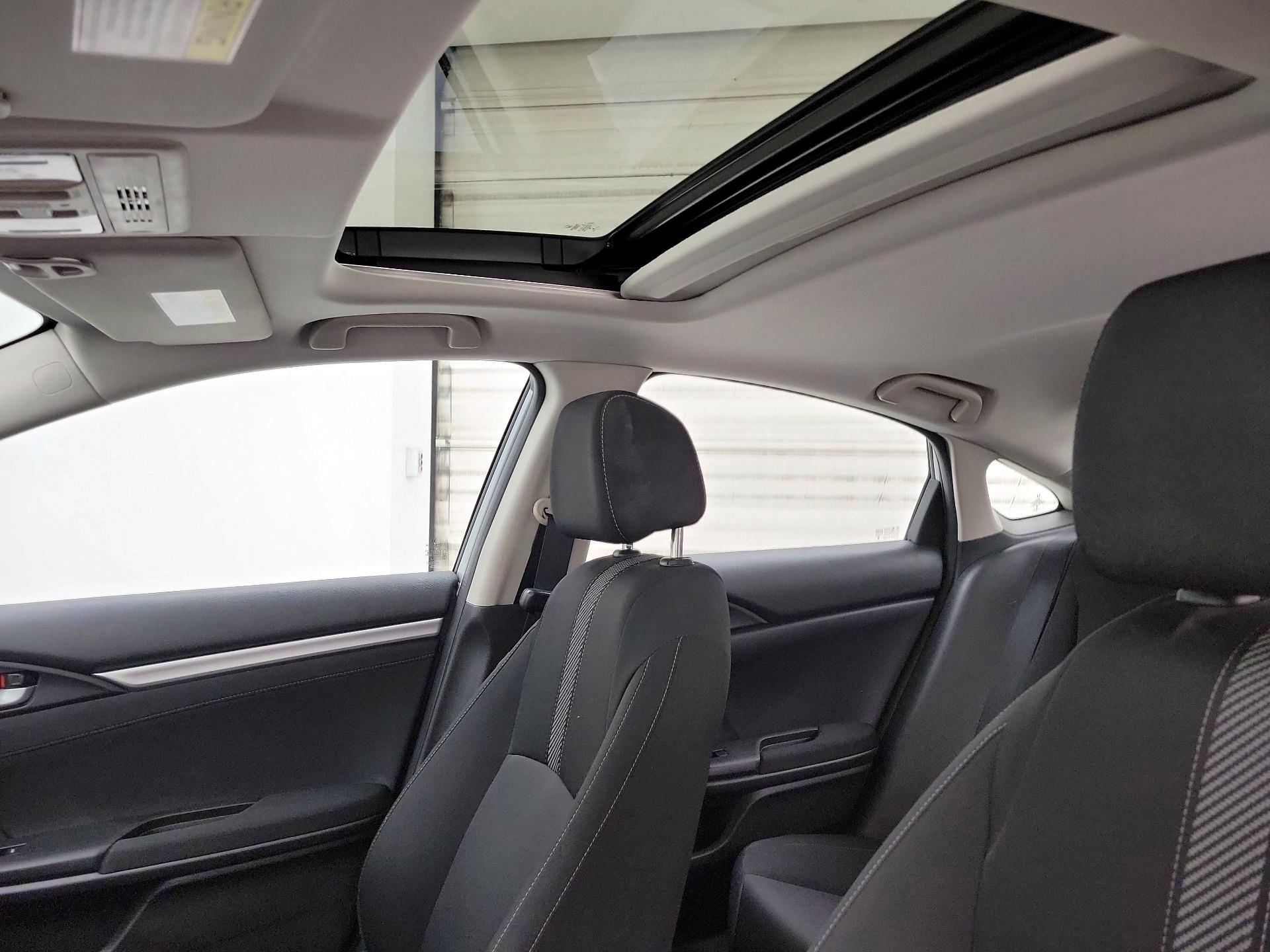 Thumbnail: 2016 Honda Civic - 18