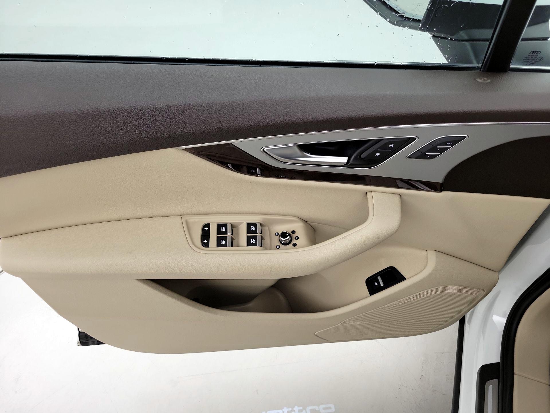 Thumbnail: 2019 Audi Q7 - 12