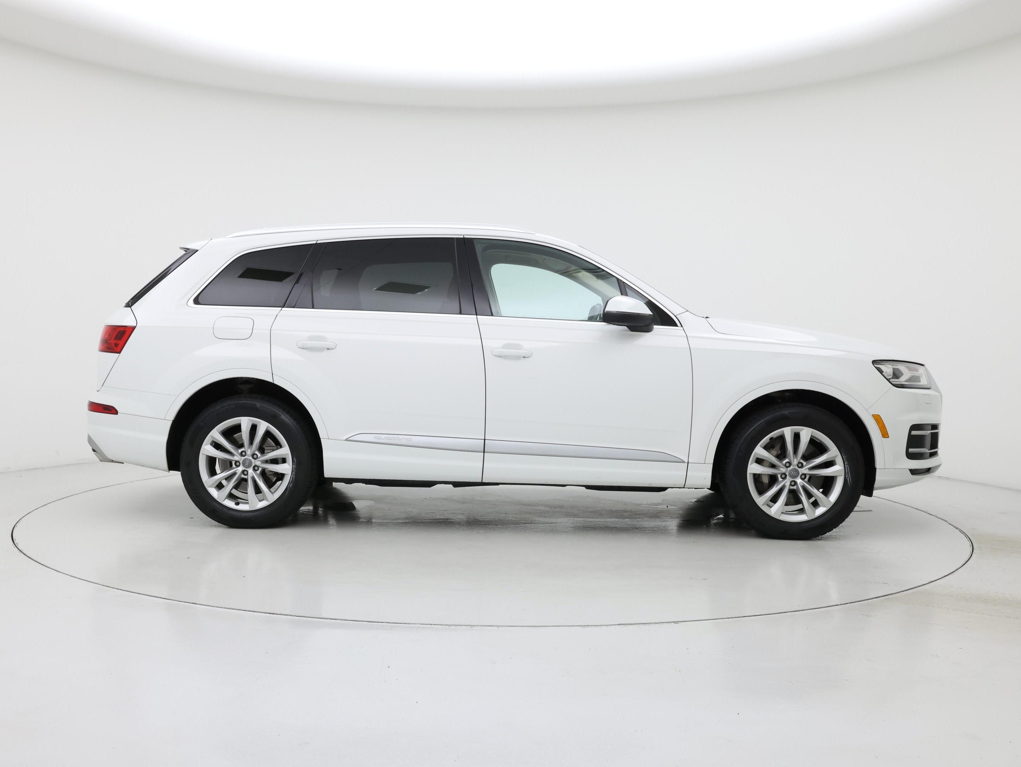 Thumbnail: 2019 Audi Q7 - 7