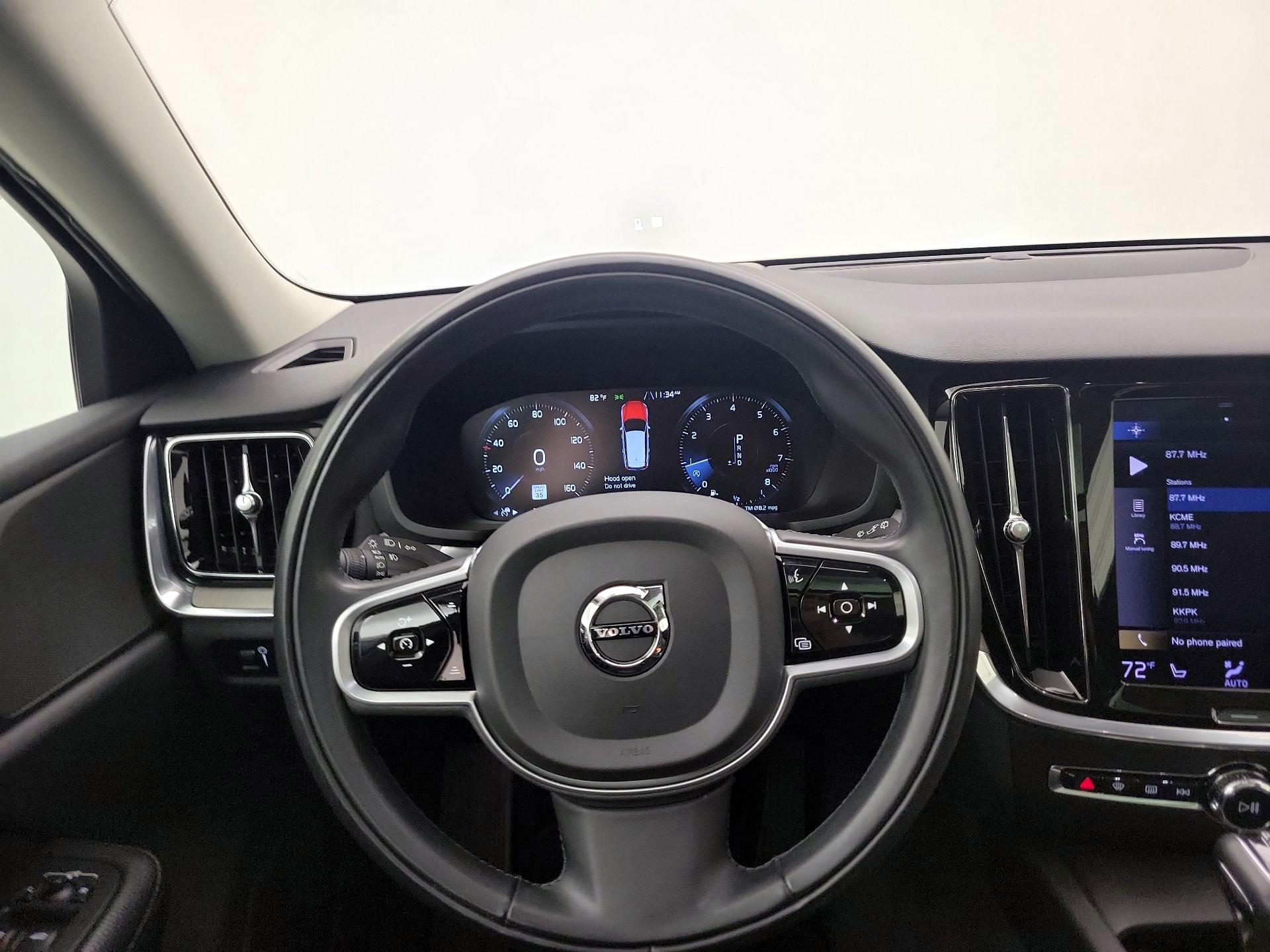 Thumbnail: 2022 Volvo S60 - 10