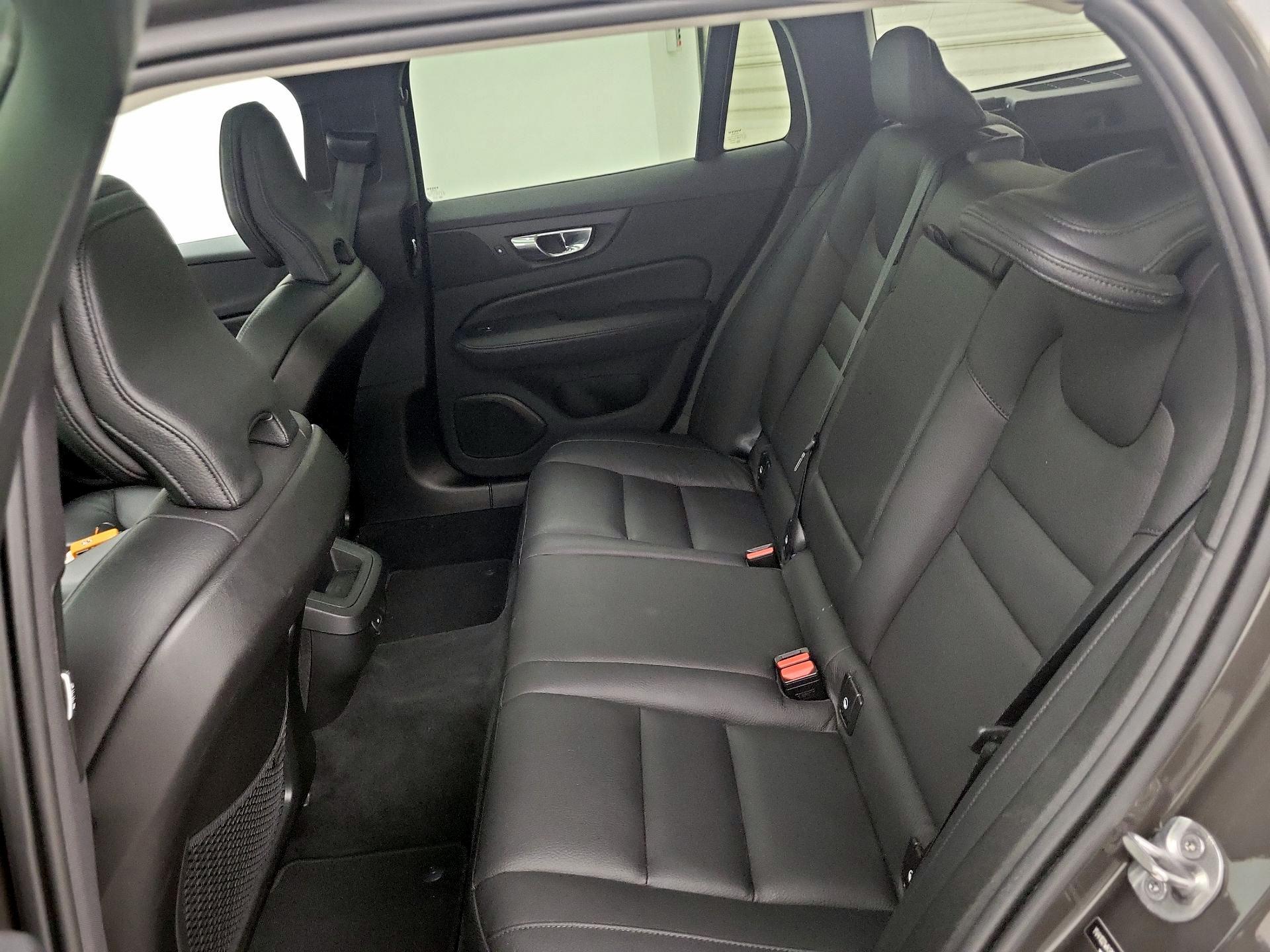 Thumbnail: 2022 Volvo S60 - 20