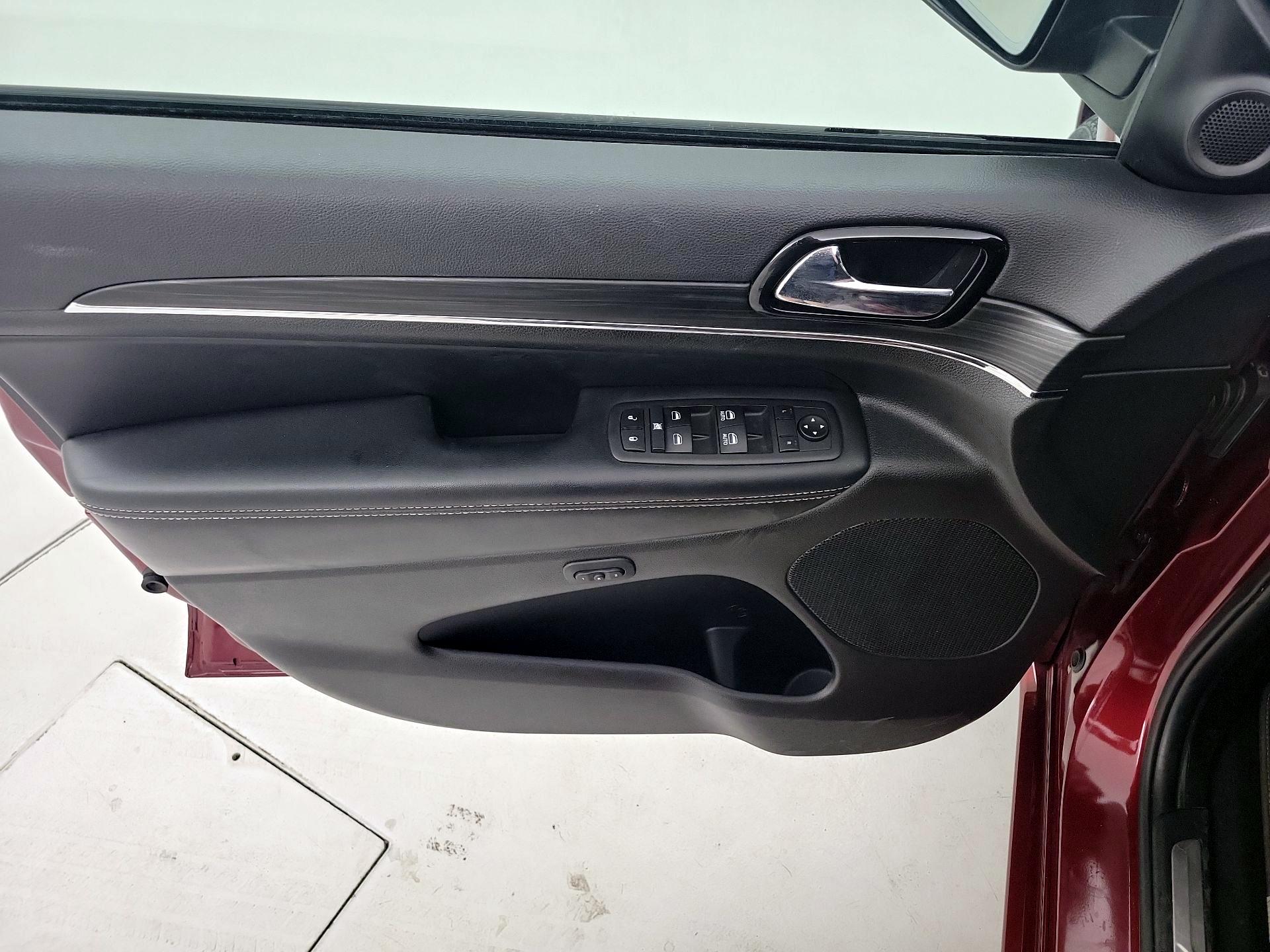 Thumbnail: 2021 Jeep Grand Cherokee - 12