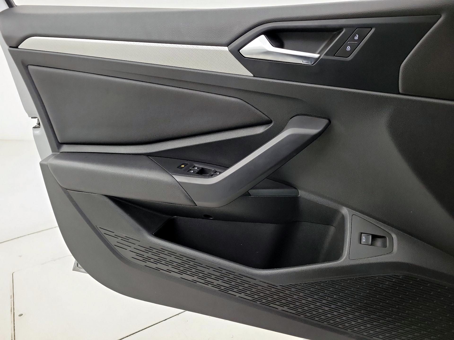 Thumbnail: 2019 Volkswagen Jetta - 12