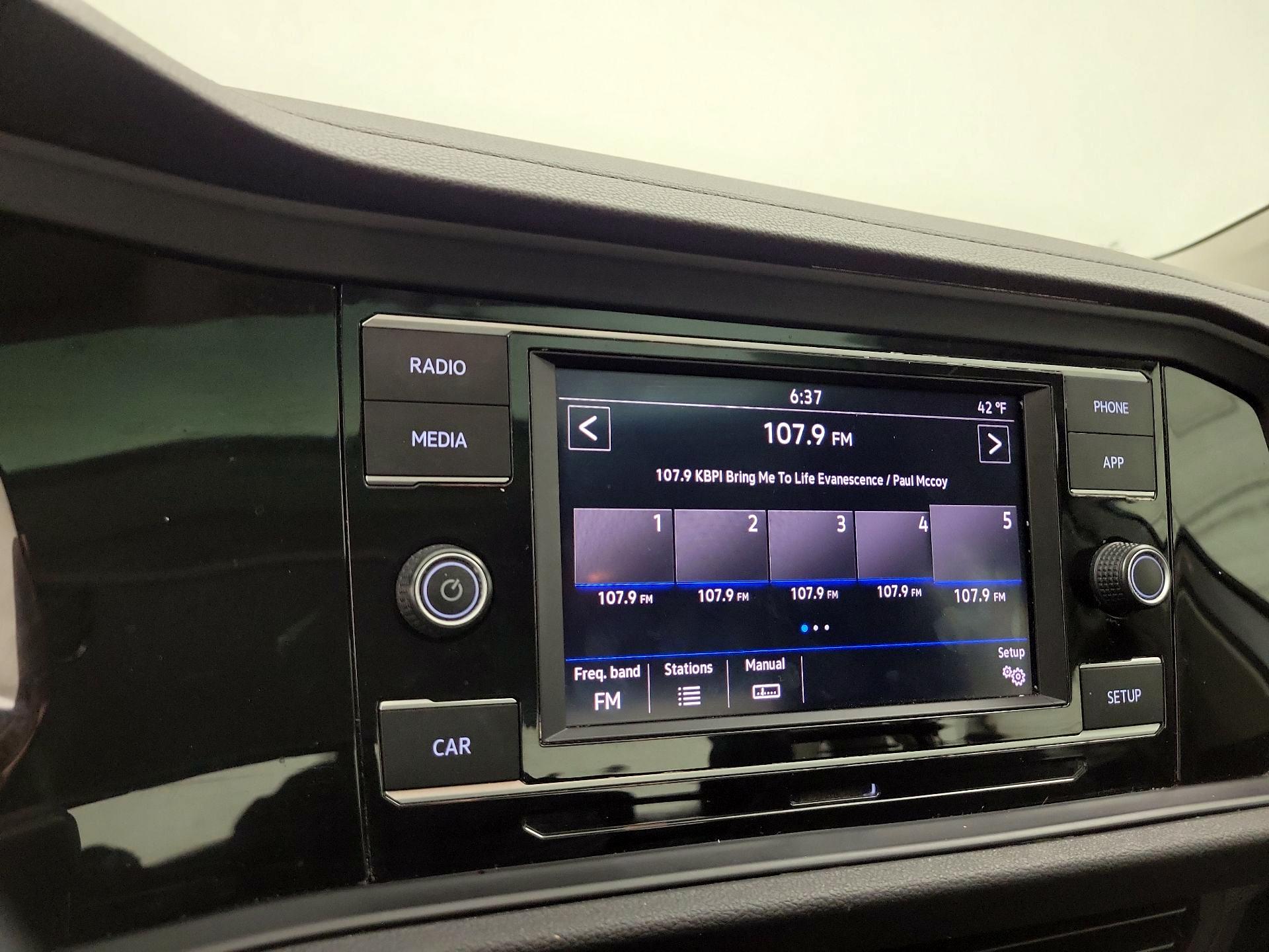 Thumbnail: 2019 Volkswagen Jetta - 15