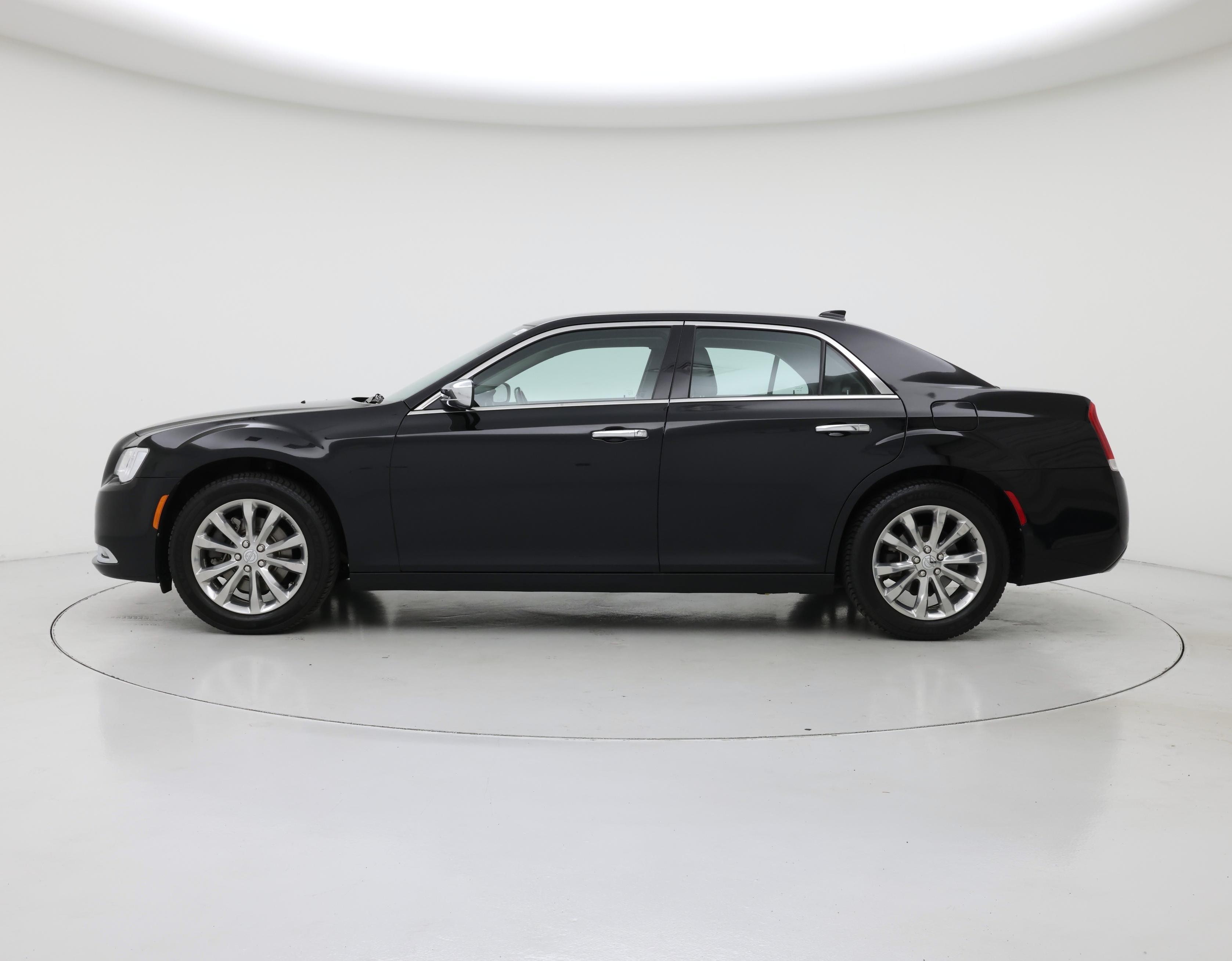 Thumbnail: 2019 Chrysler 300 - 3