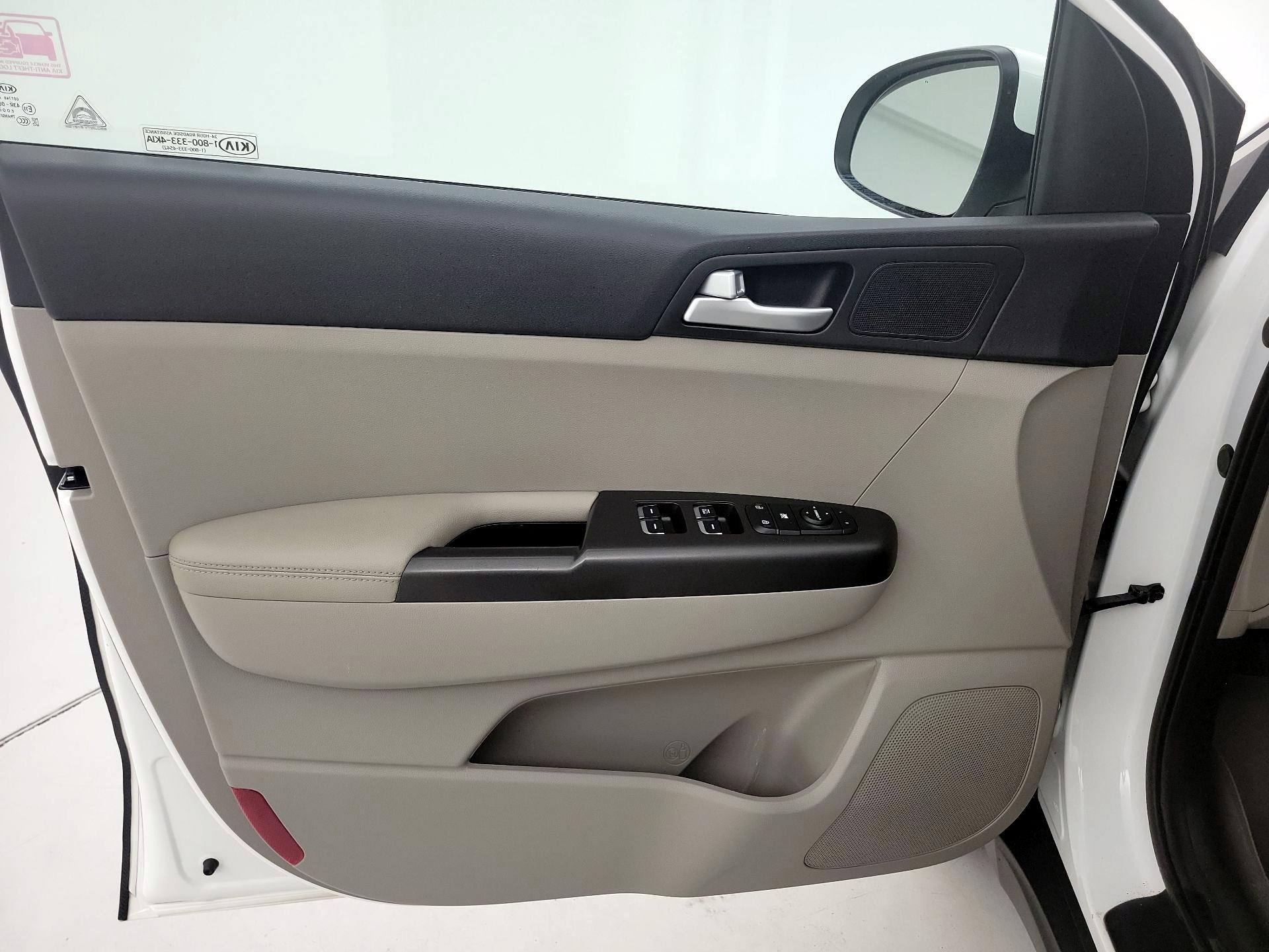 Thumbnail: 2020 Kia Sportage - 12