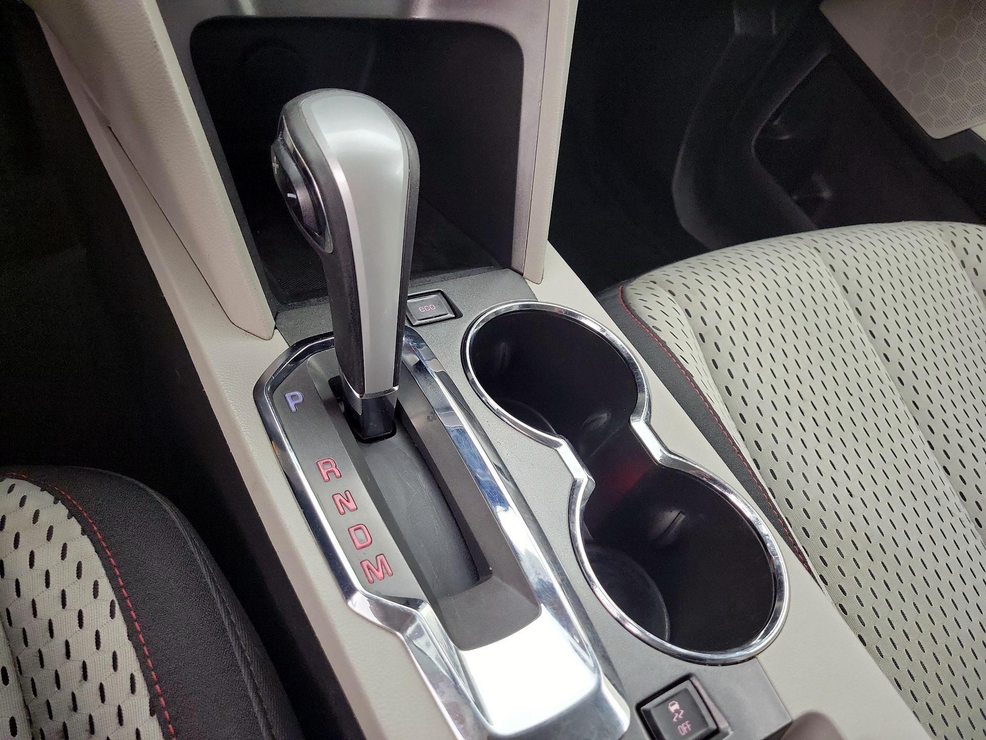 Thumbnail: 2015 GMC Terrain - 16