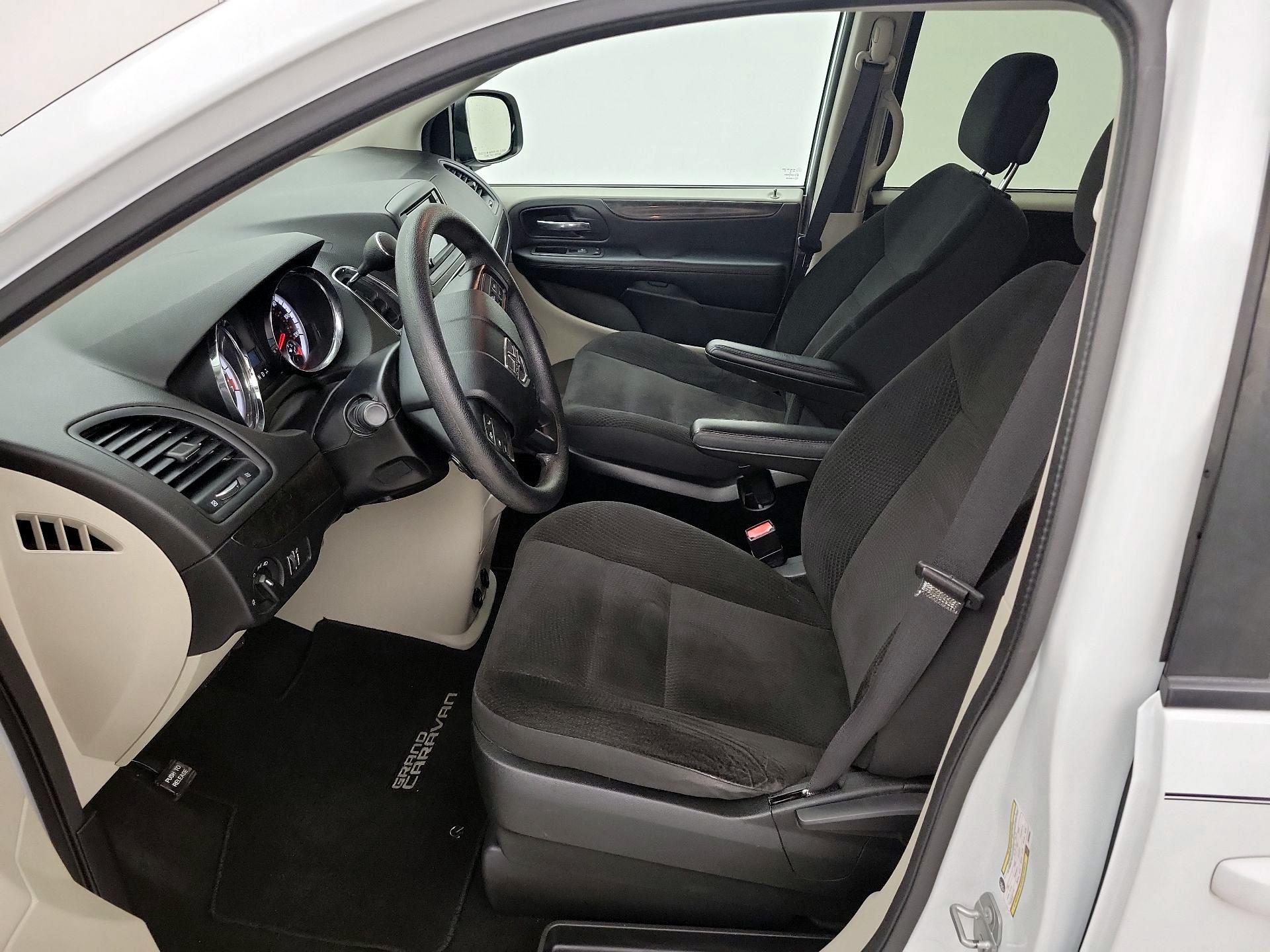 Thumbnail: 2018 Dodge Grand Caravan - 11