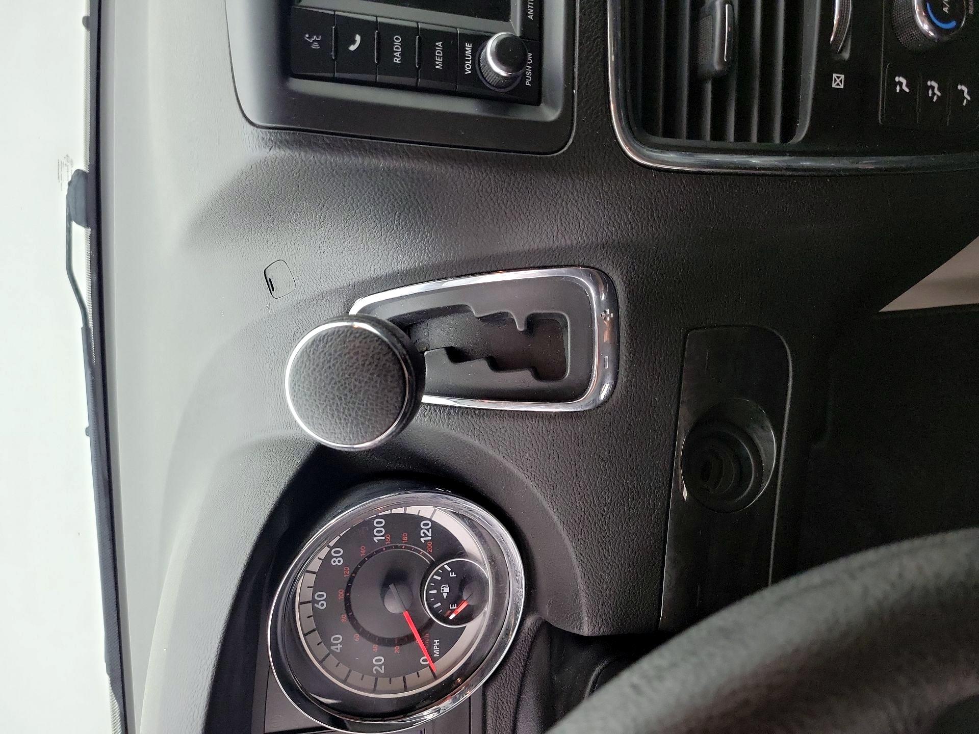 Thumbnail: 2018 Dodge Grand Caravan - 17