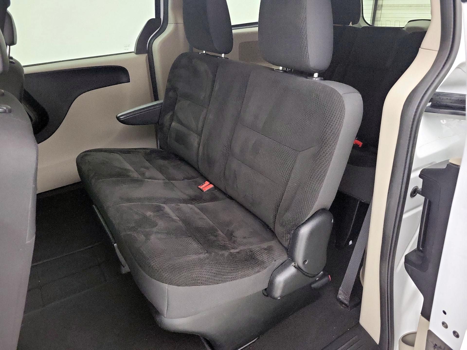Thumbnail: 2018 Dodge Grand Caravan - 19