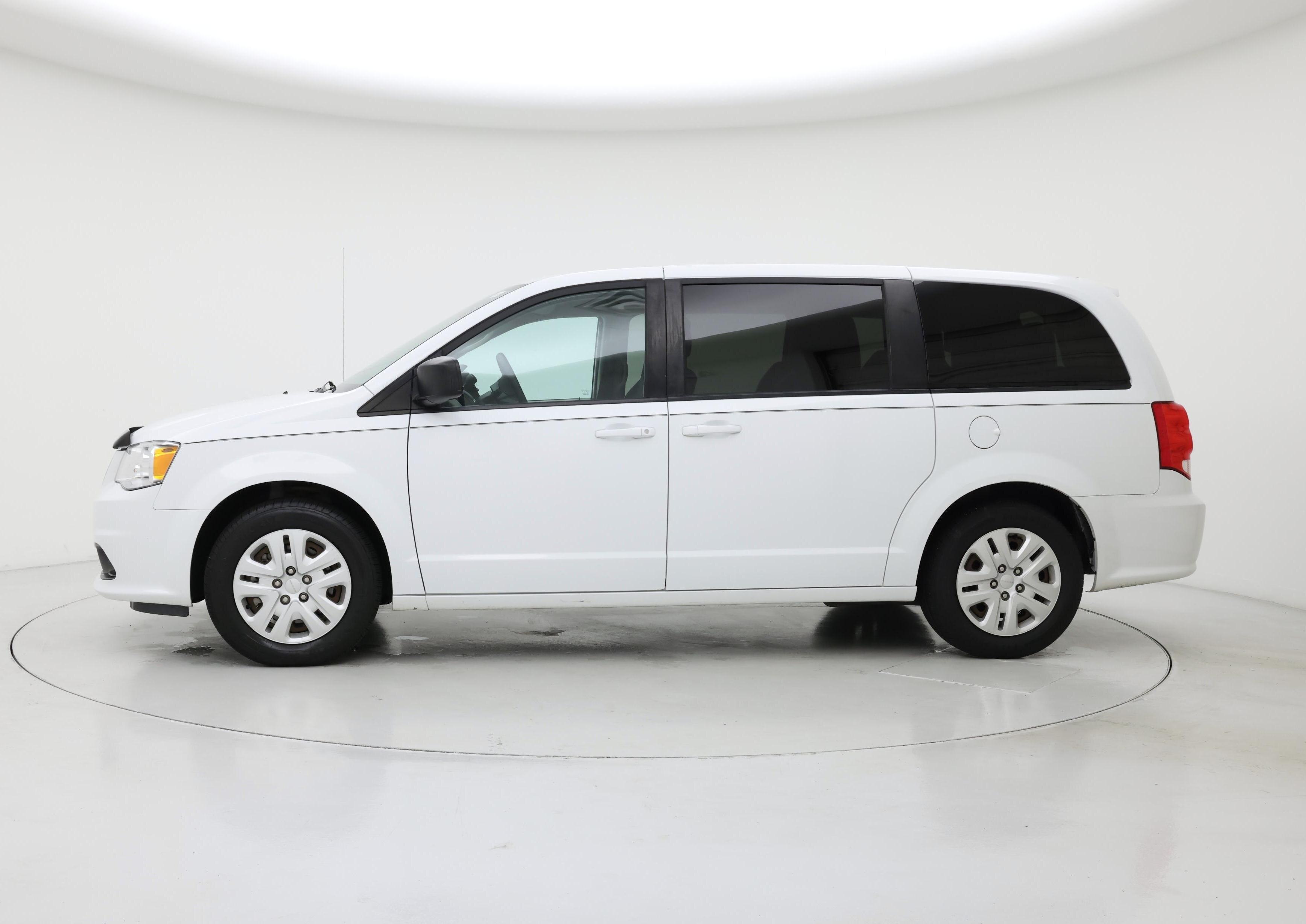 Thumbnail: 2018 Dodge Grand Caravan - 3