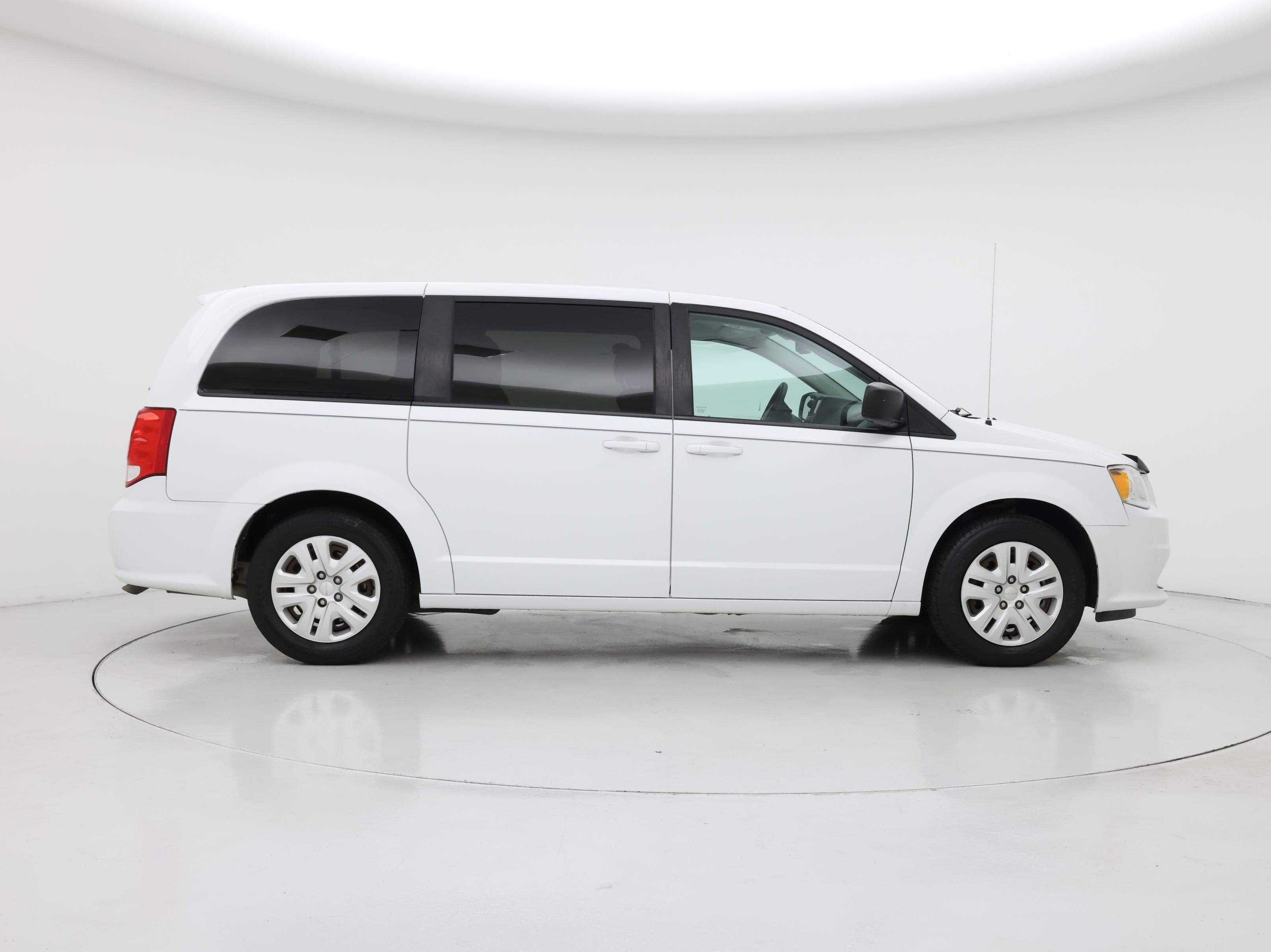 Thumbnail: 2018 Dodge Grand Caravan - 7