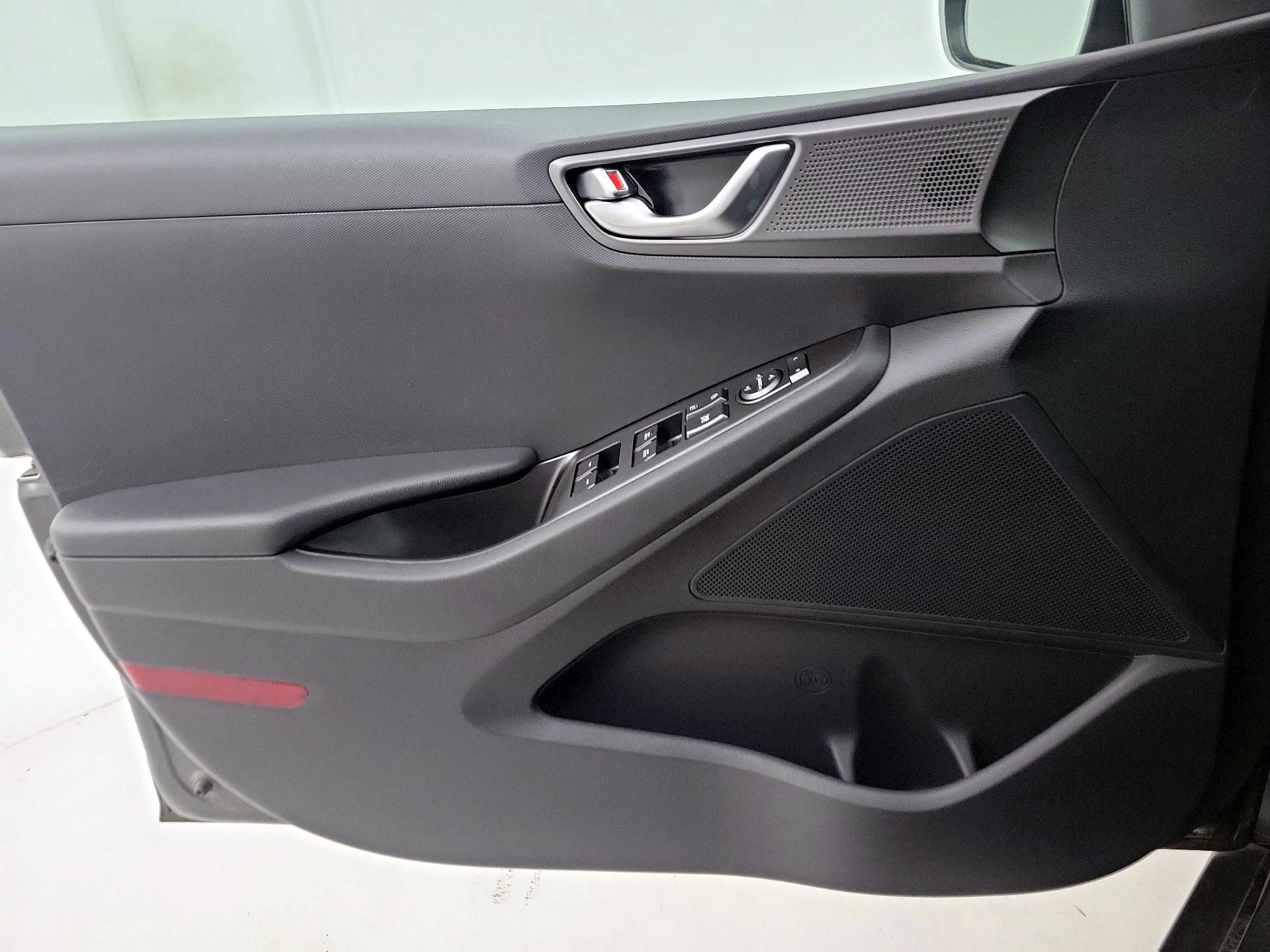 Thumbnail: 2022 Hyundai Ioniq - 12