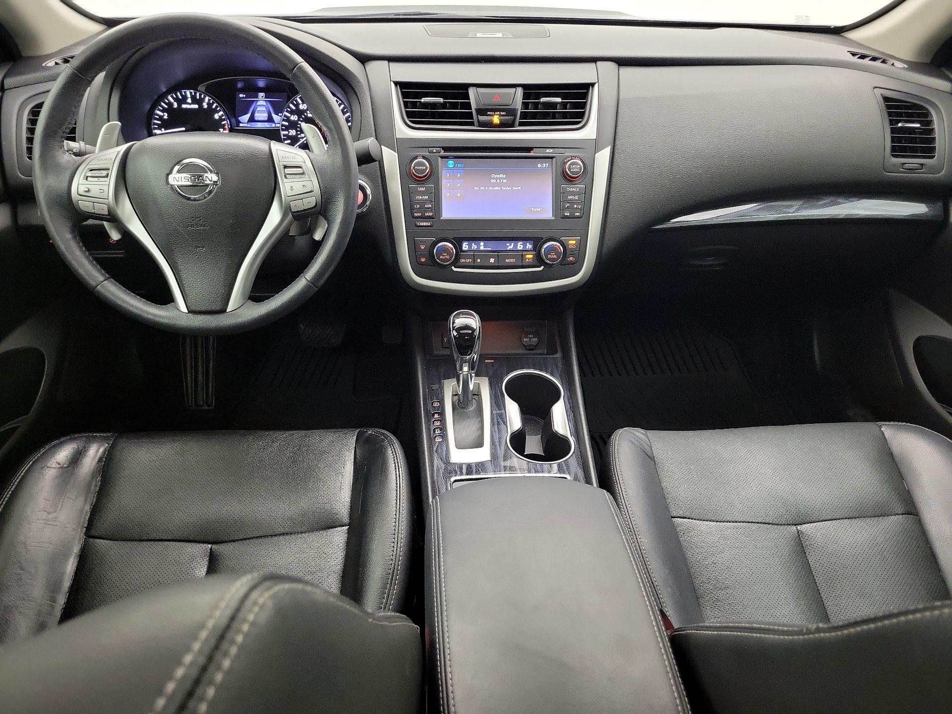 Thumbnail: 2016 Nissan Altima - 9