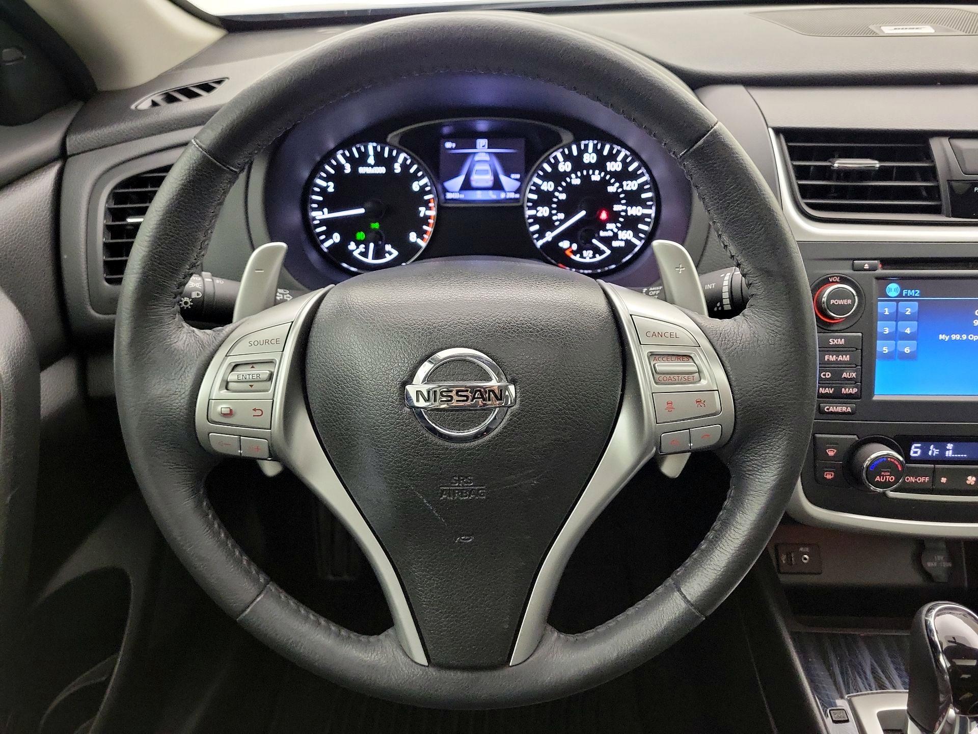 Thumbnail: 2016 Nissan Altima - 10