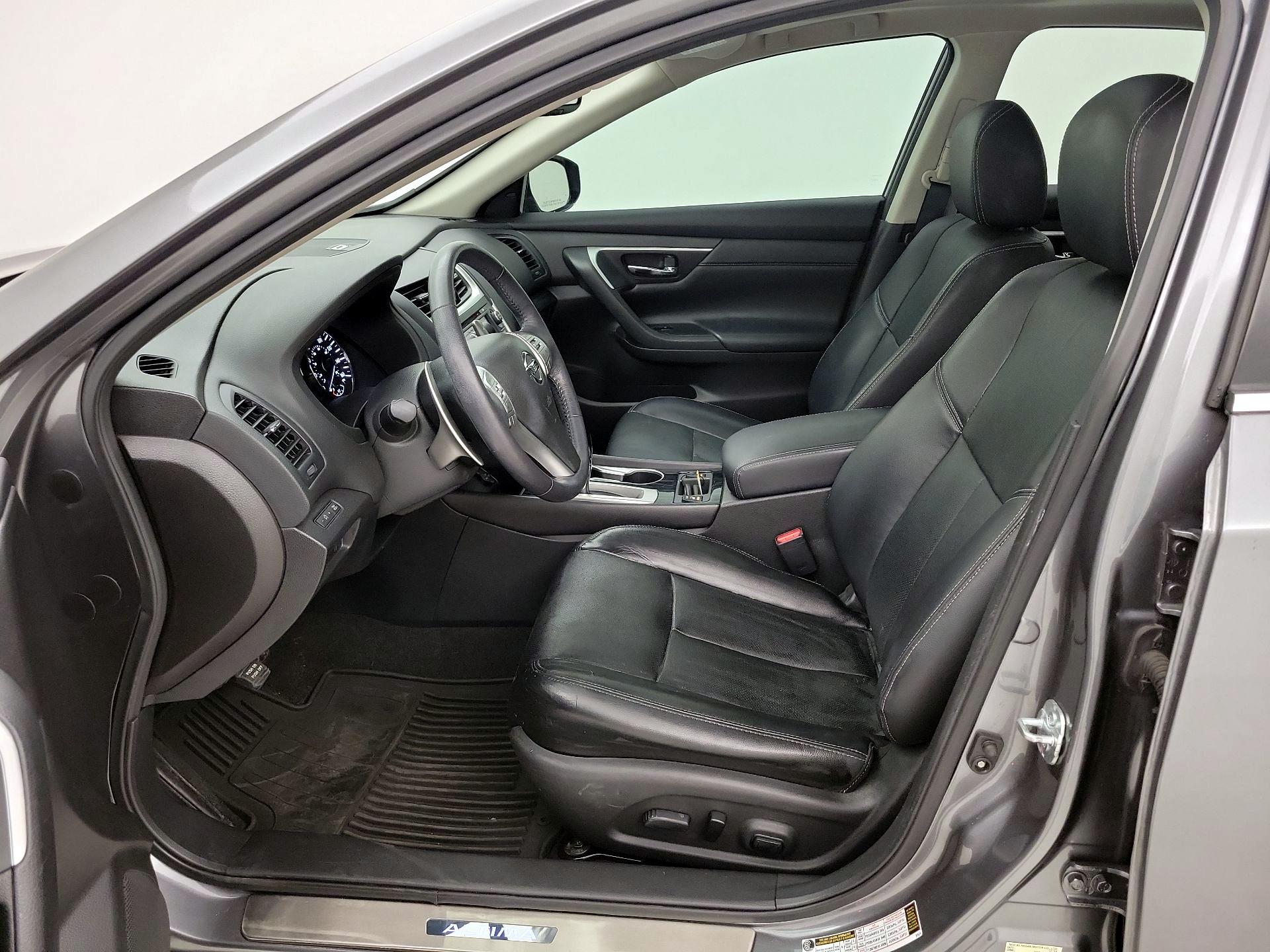 Thumbnail: 2016 Nissan Altima - 11