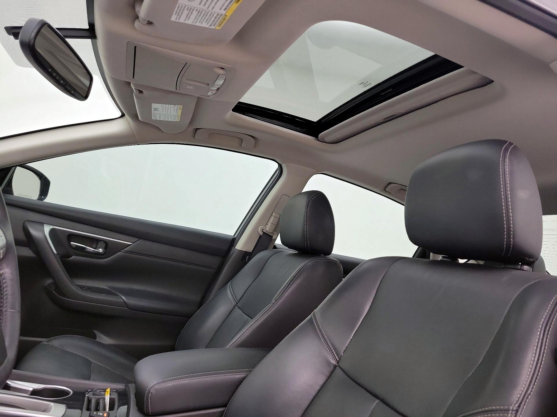 Thumbnail: 2016 Nissan Altima - 19