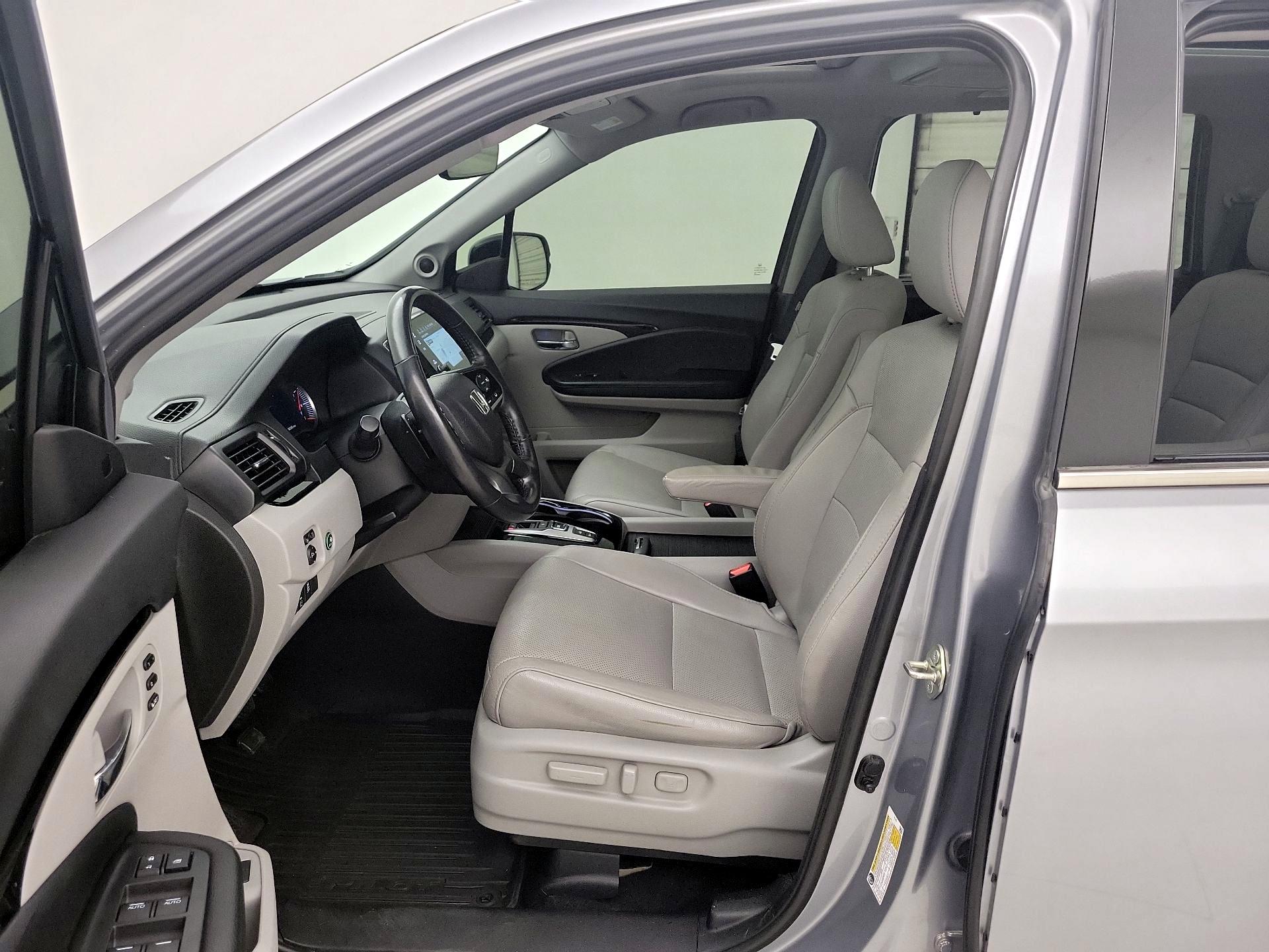 Thumbnail: 2020 Honda Pilot - 11