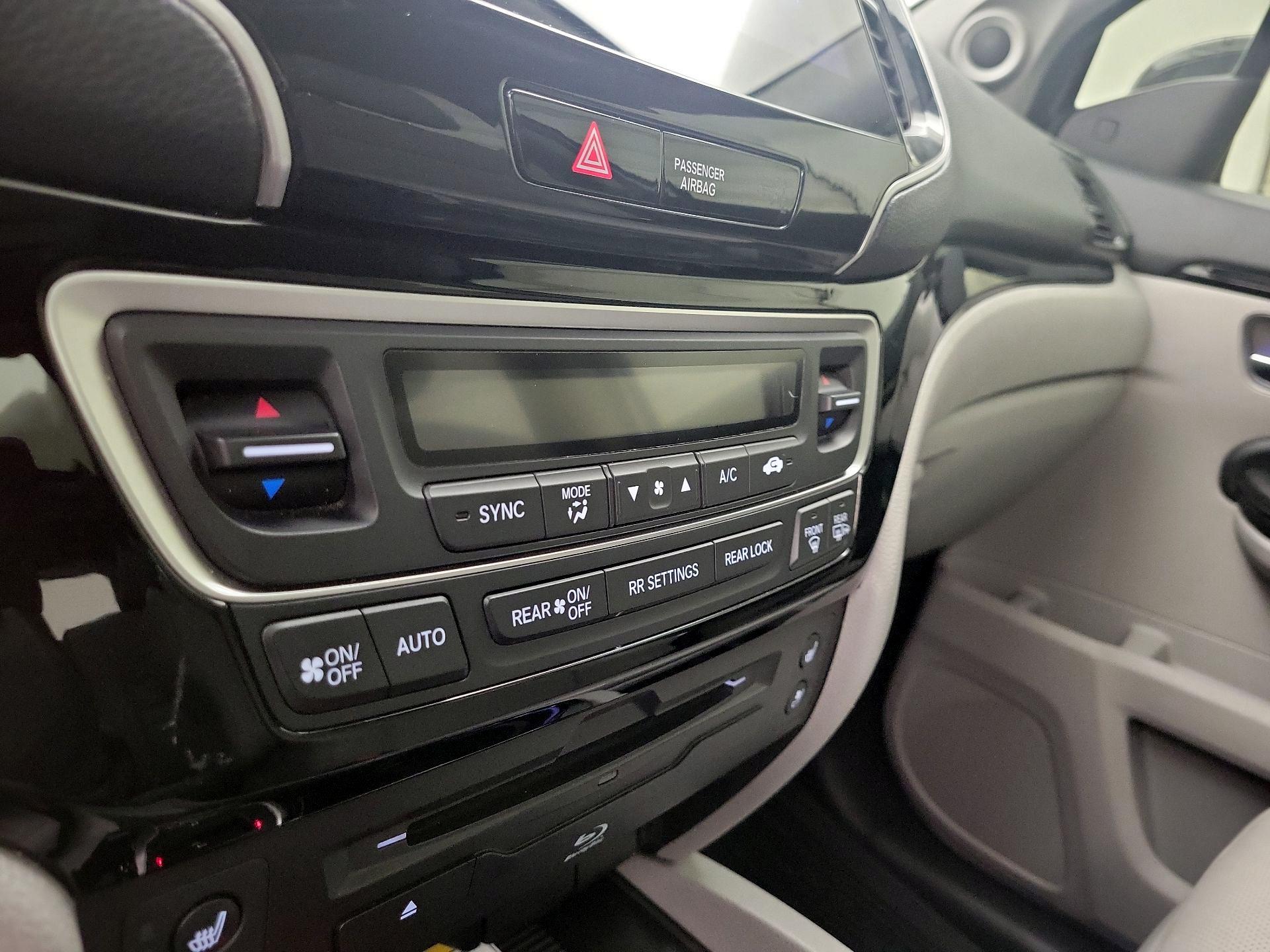 Thumbnail: 2020 Honda Pilot - 17