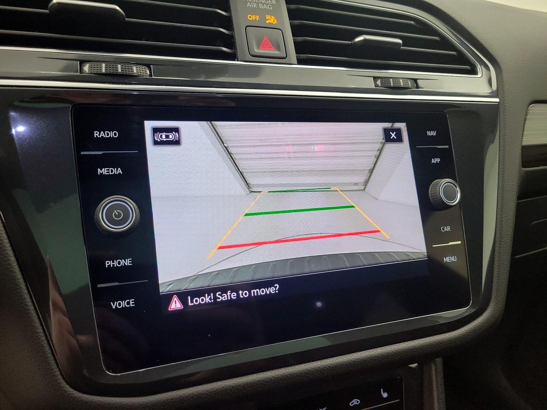 Thumbnail: 2022 Volkswagen Tiguan - 15