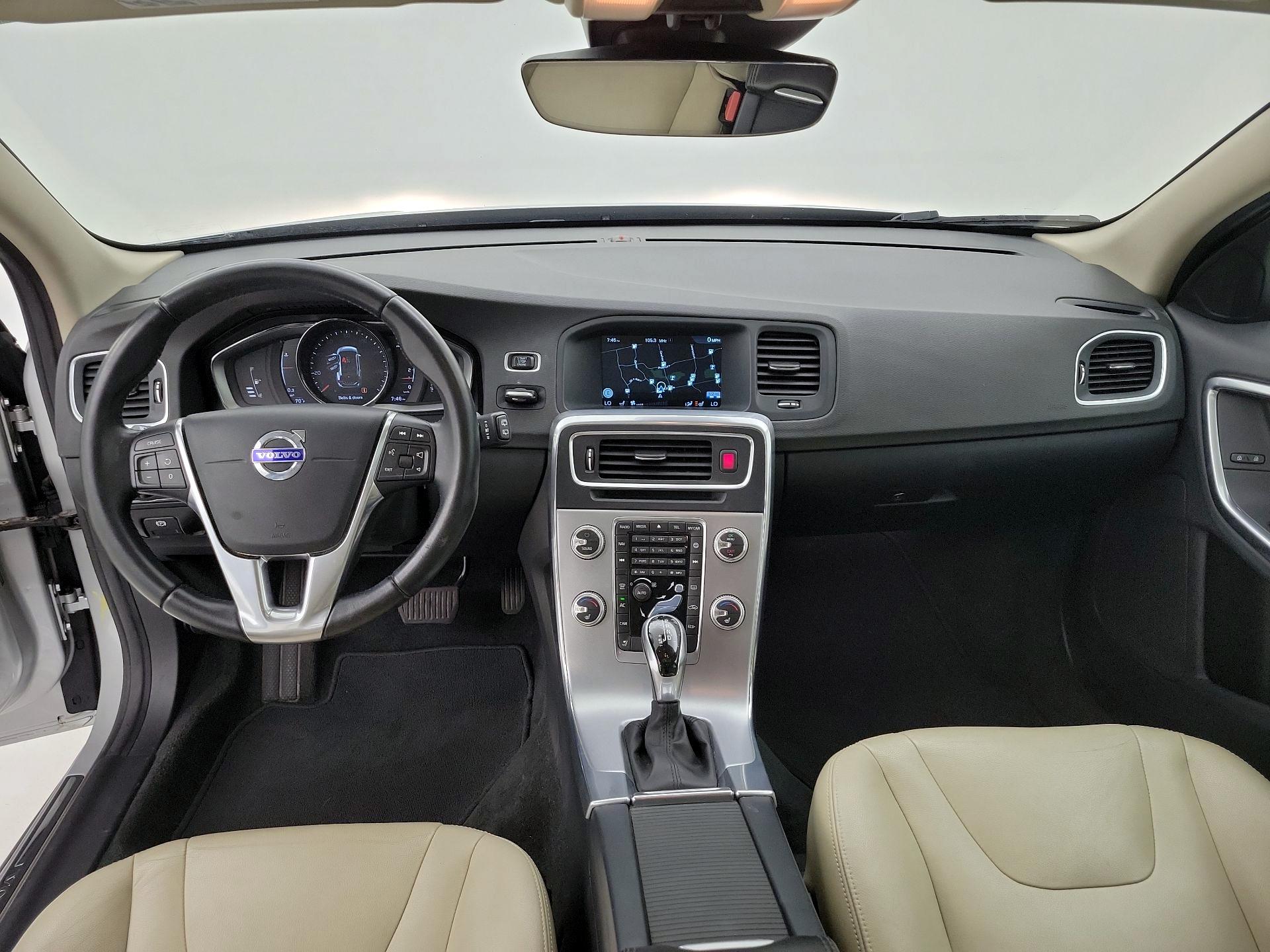 Thumbnail: 2017 Volvo V60 - 9