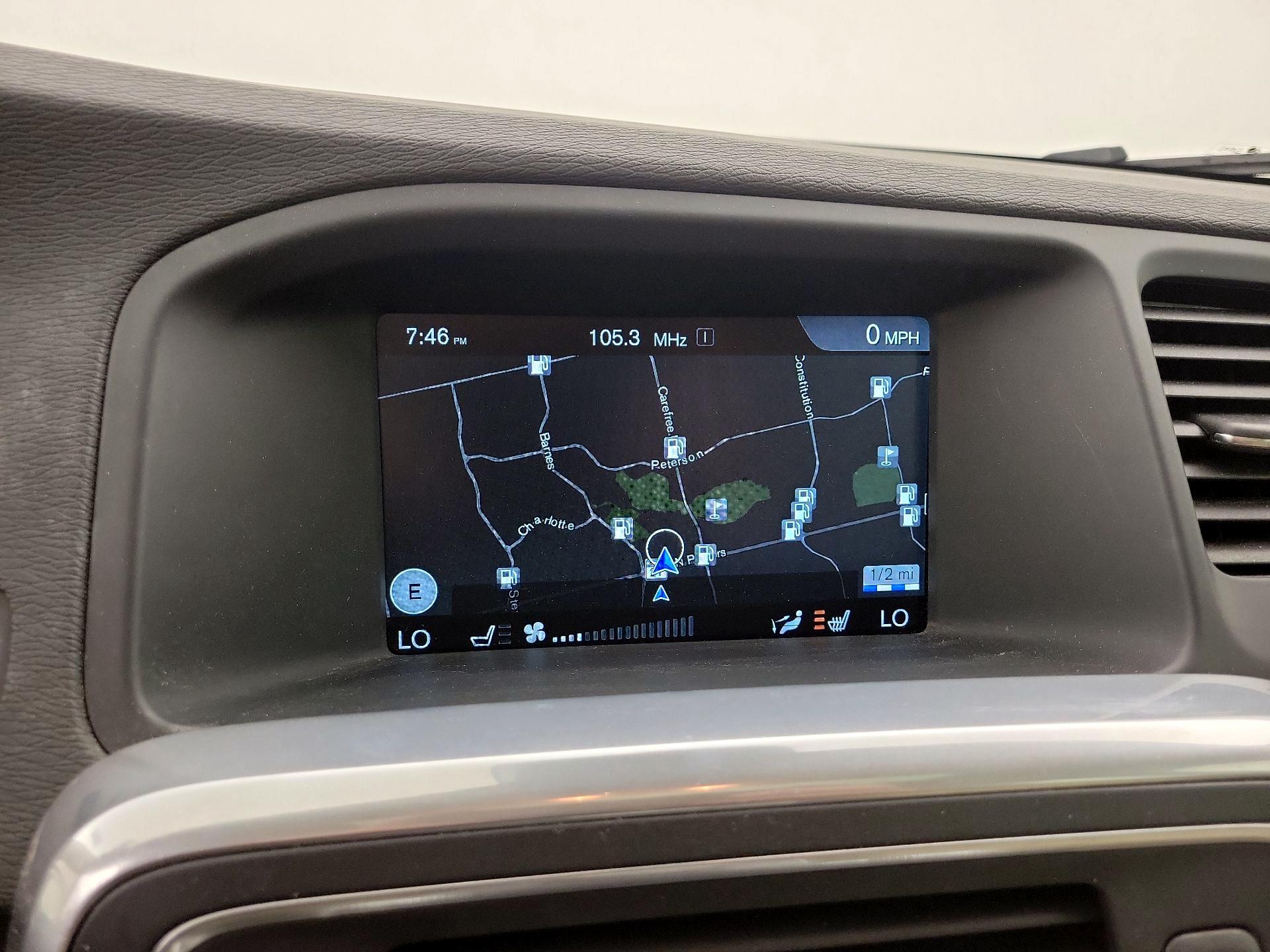 Thumbnail: 2017 Volvo V60 - 14