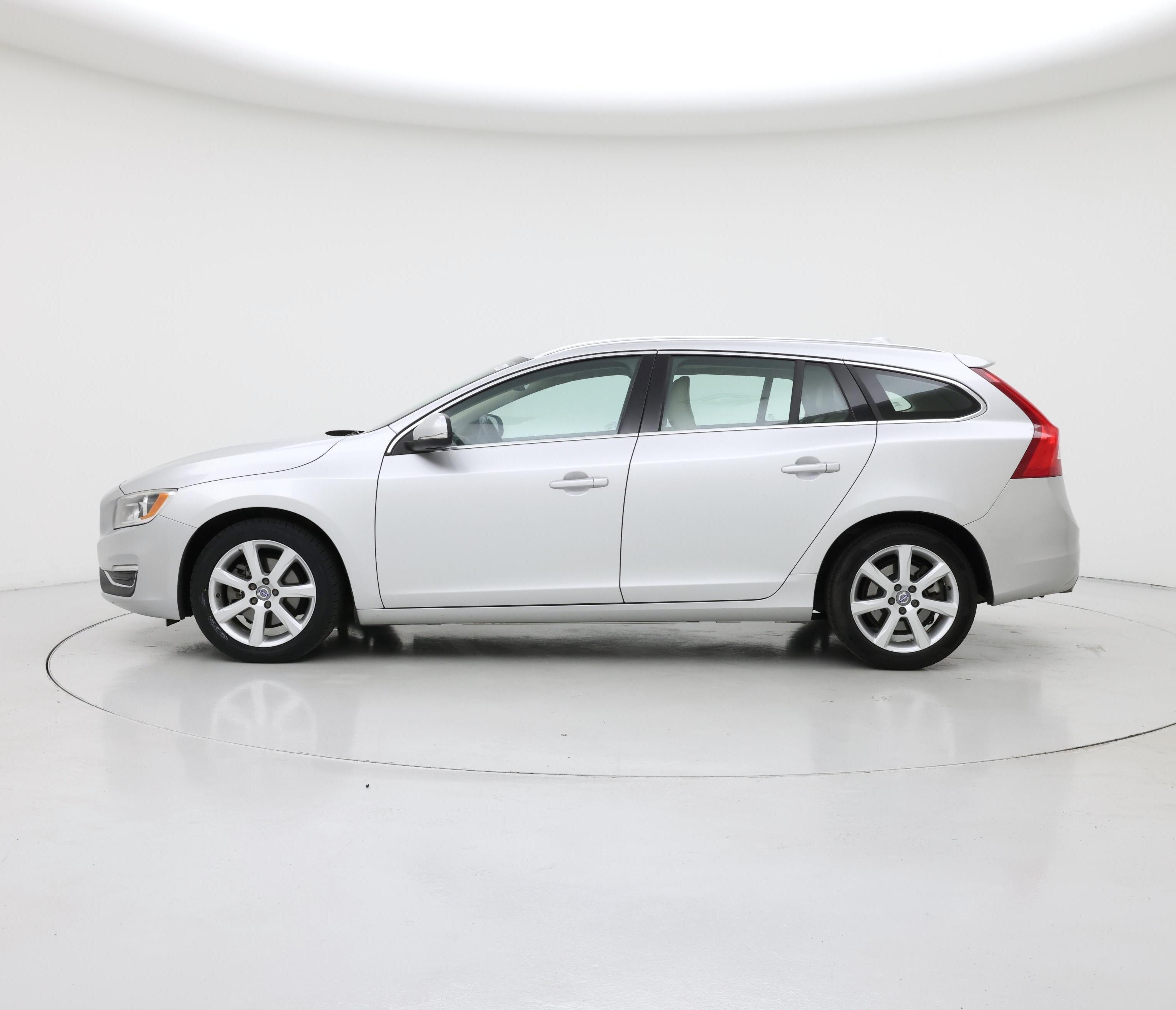Thumbnail: 2017 Volvo V60 - 3