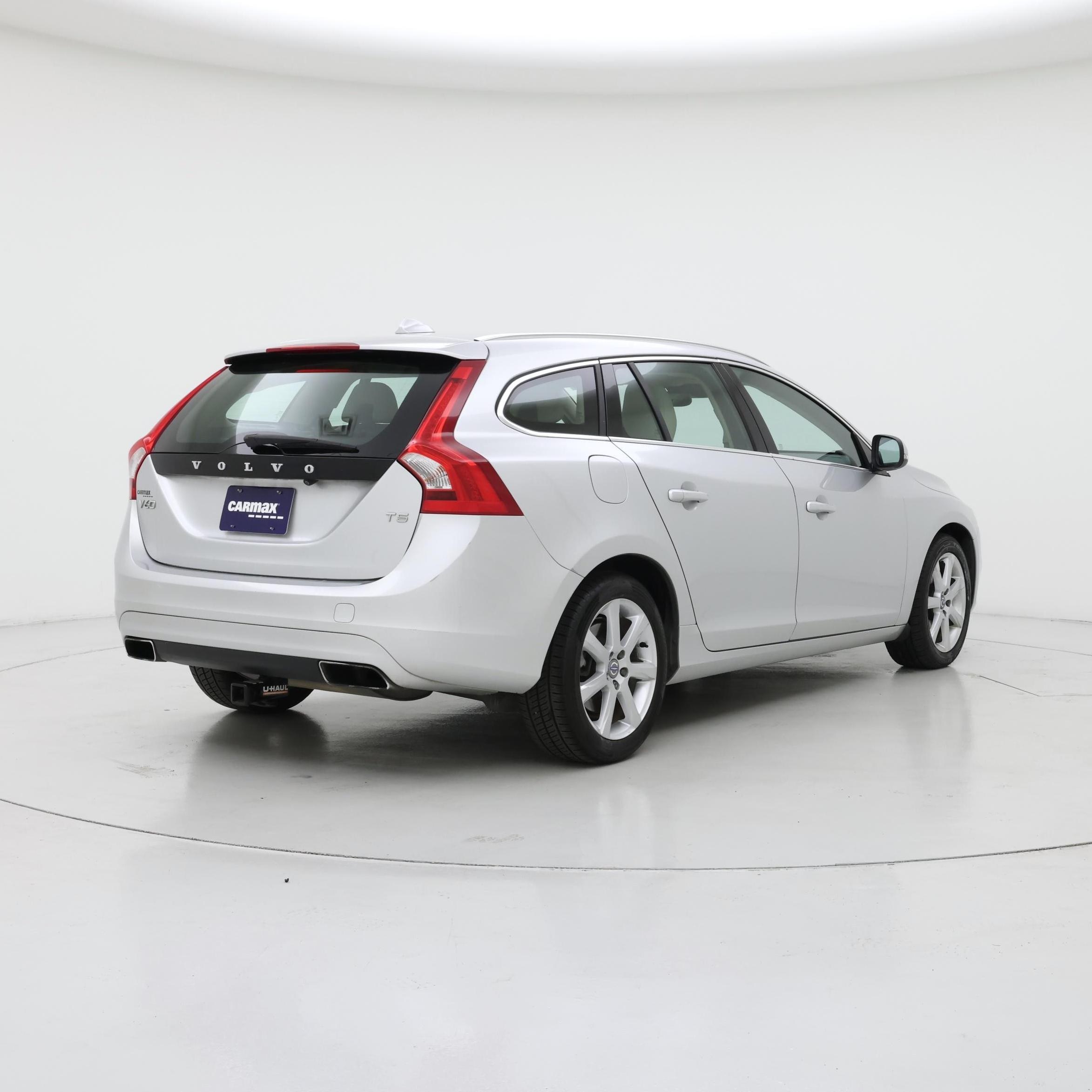 Thumbnail: 2017 Volvo V60 - 8