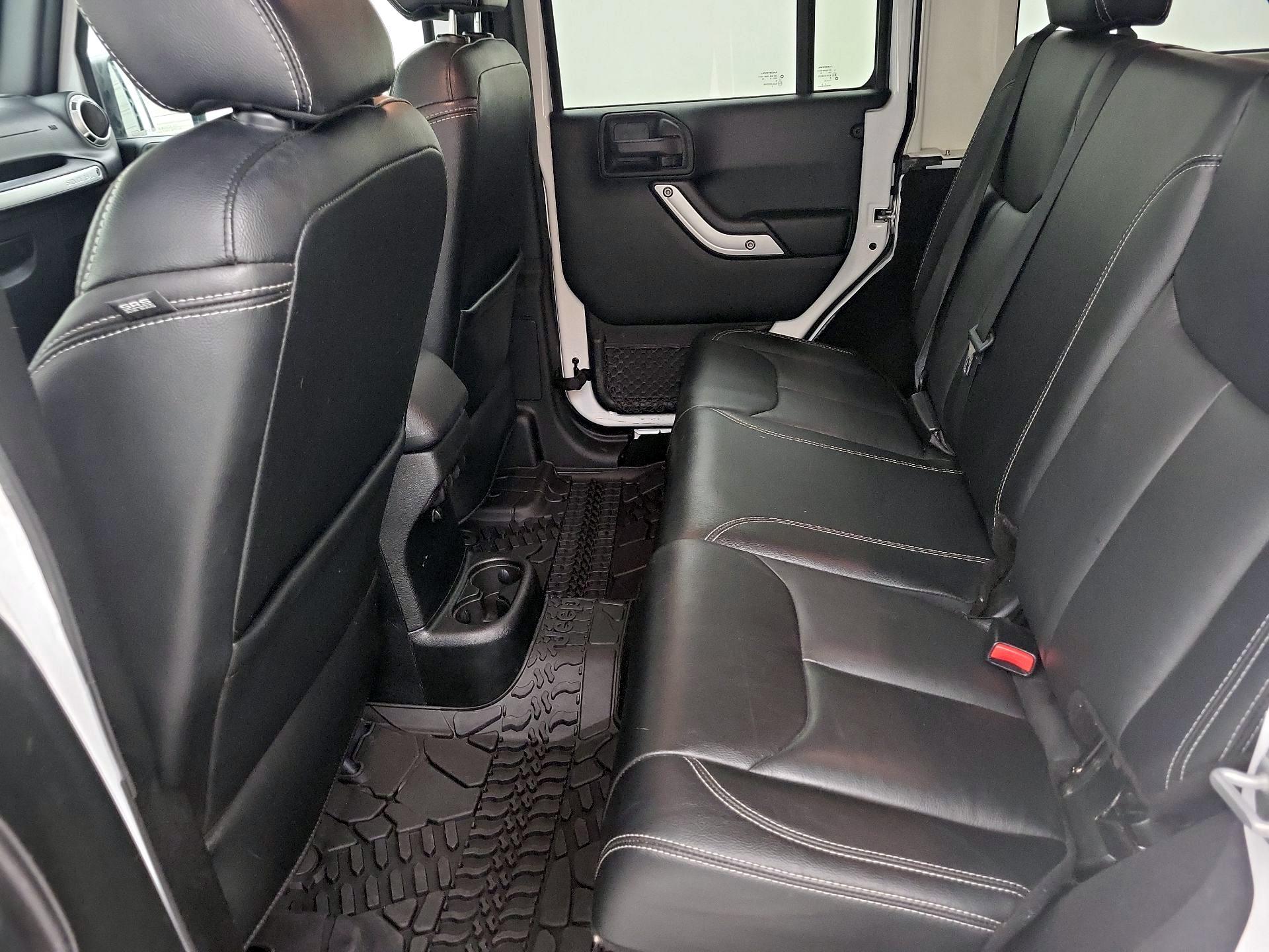 Thumbnail: 2018 Jeep Wrangler - 17