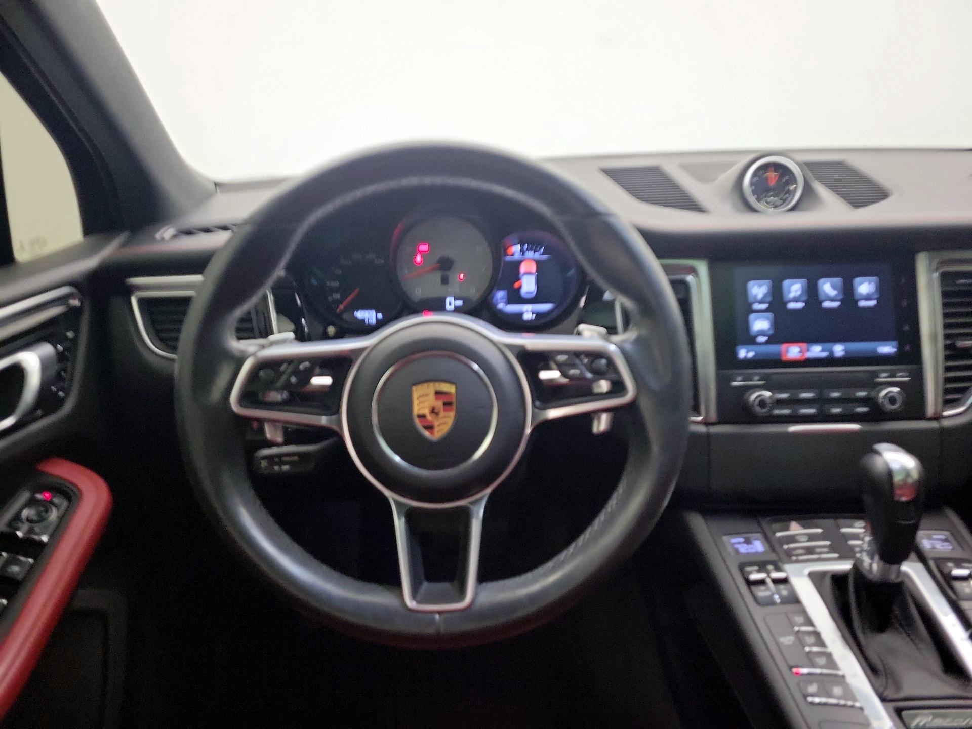 Thumbnail: 2018 Porsche Macan - 10