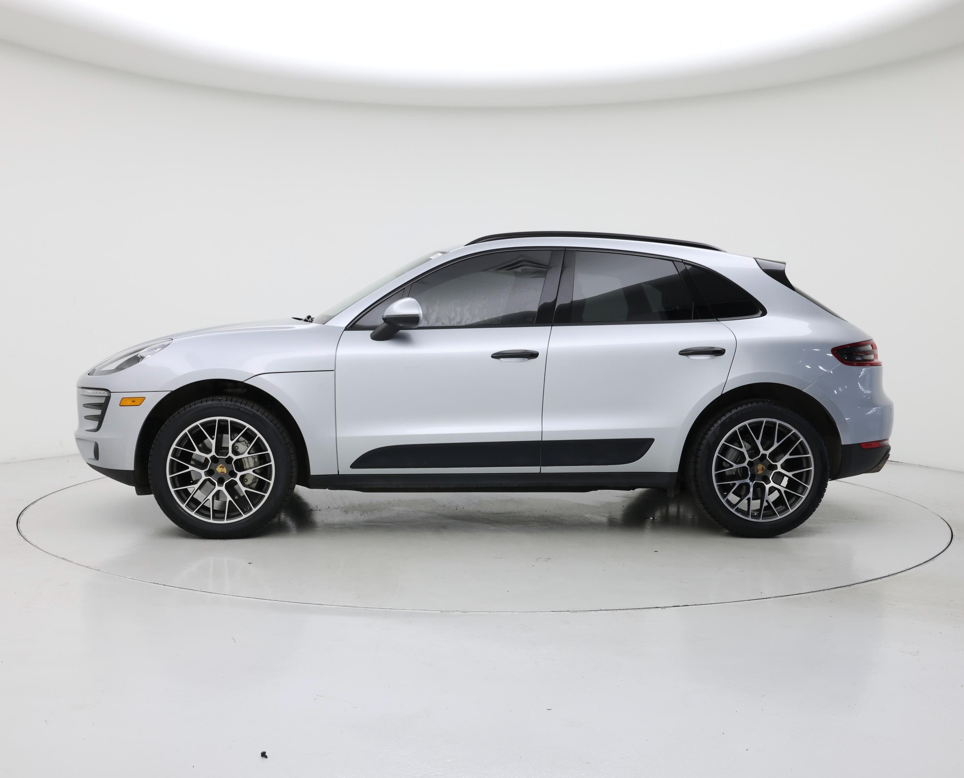 Thumbnail: 2018 Porsche Macan - 3