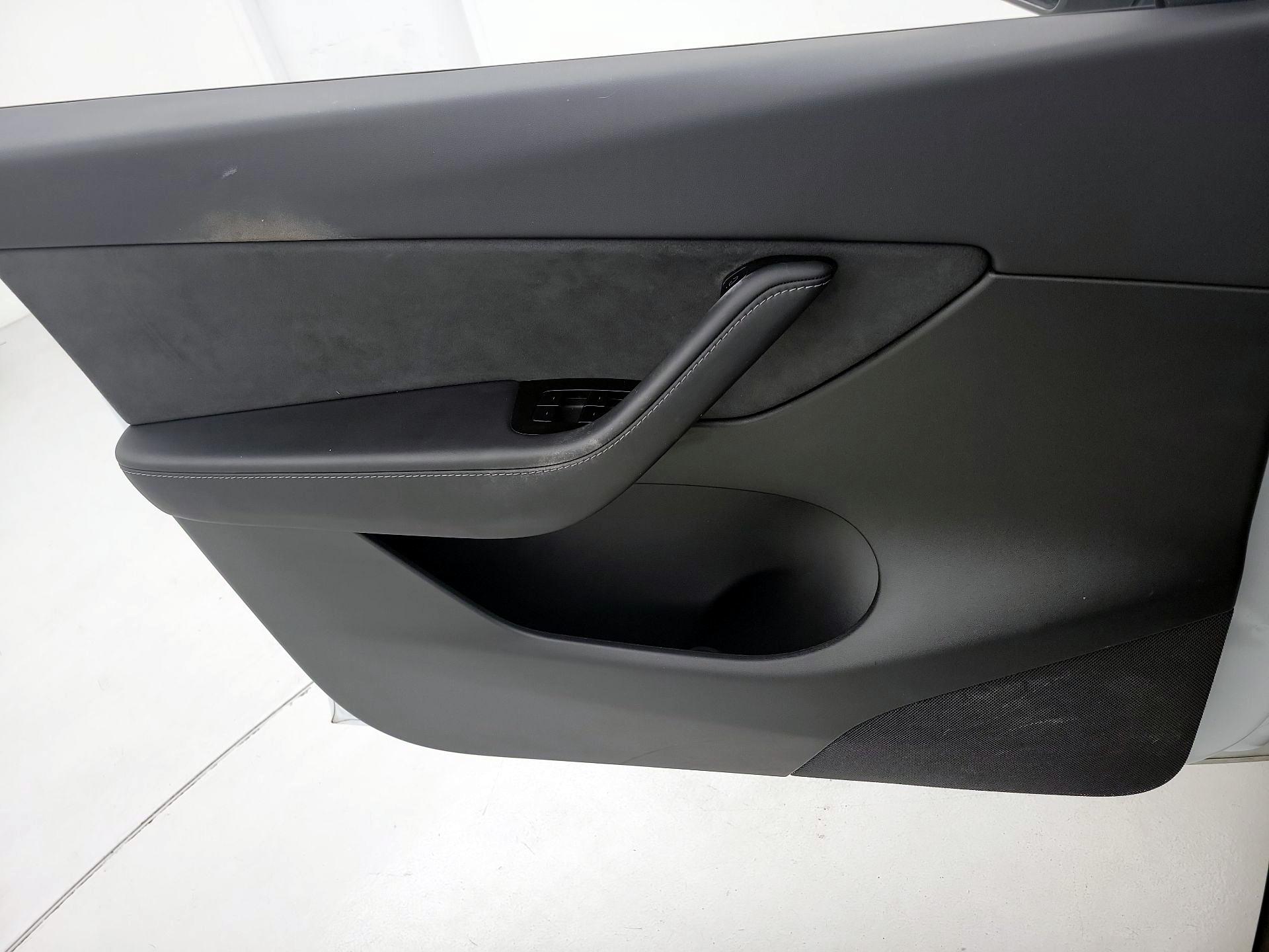 Thumbnail: 2021 Tesla Model Y - 12