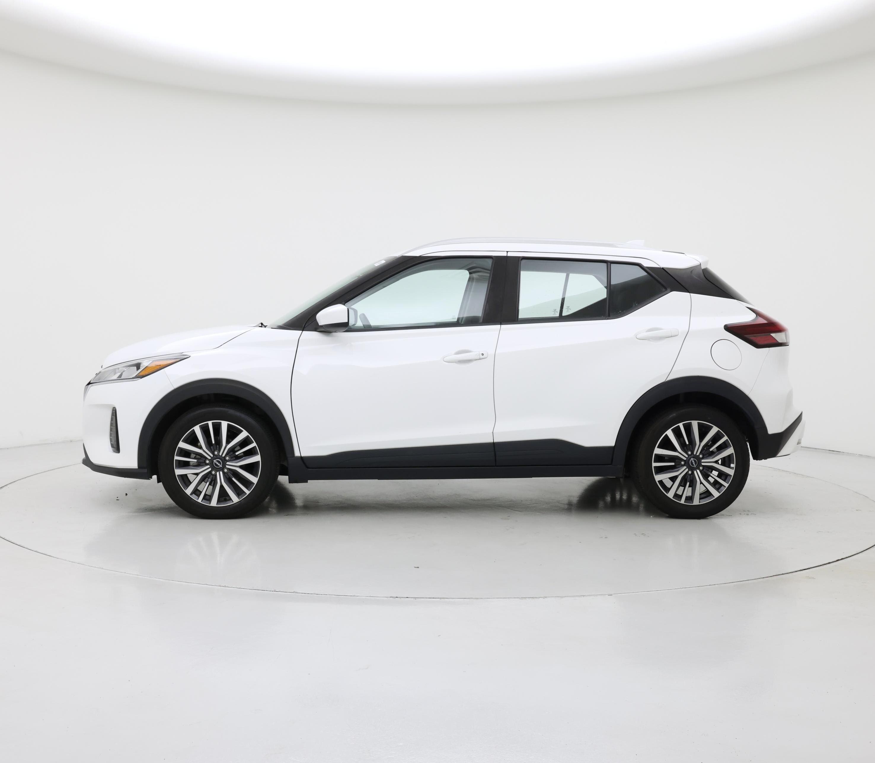 Thumbnail: 2022 Nissan Kicks - 3