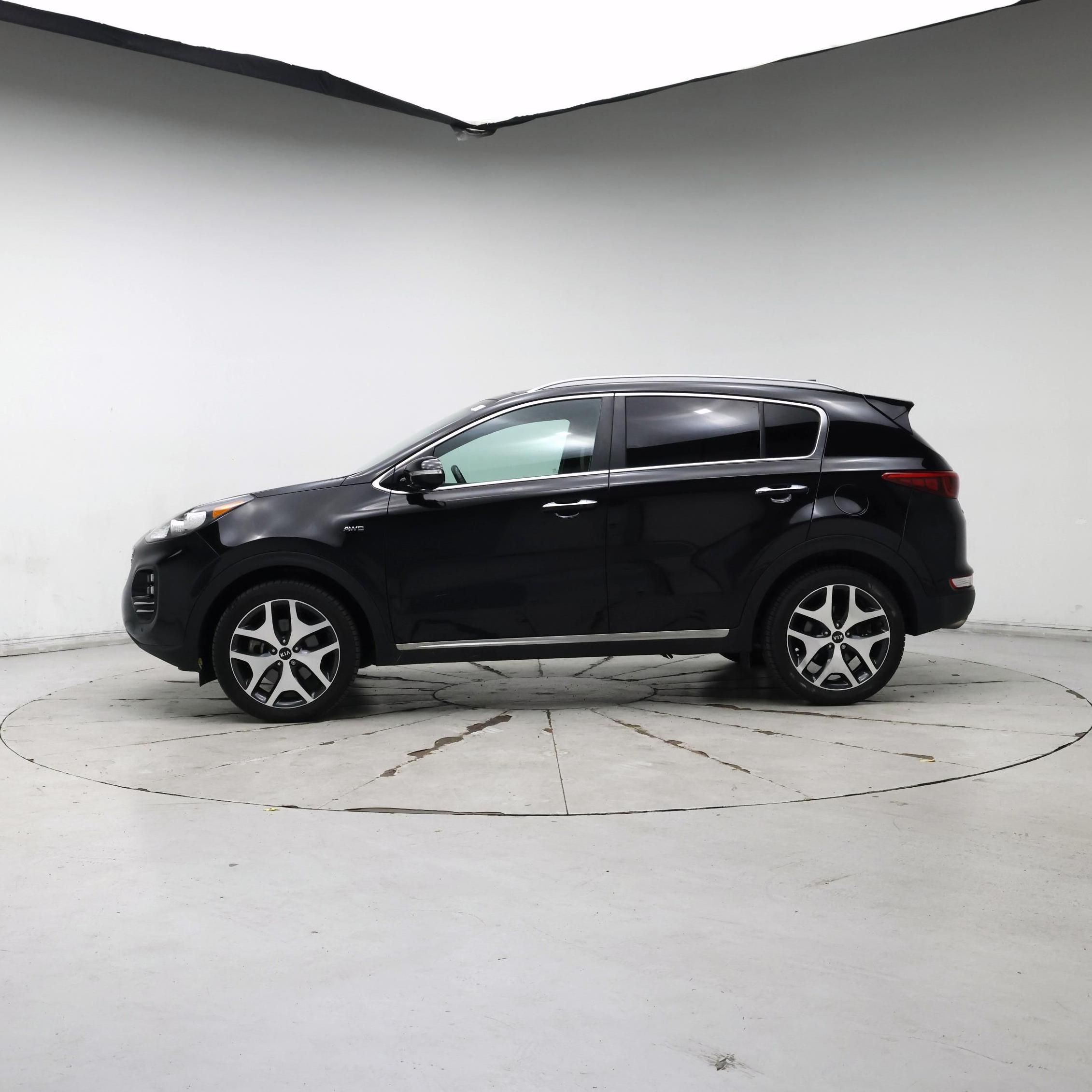 Thumbnail: 2017 Kia Sportage - 3