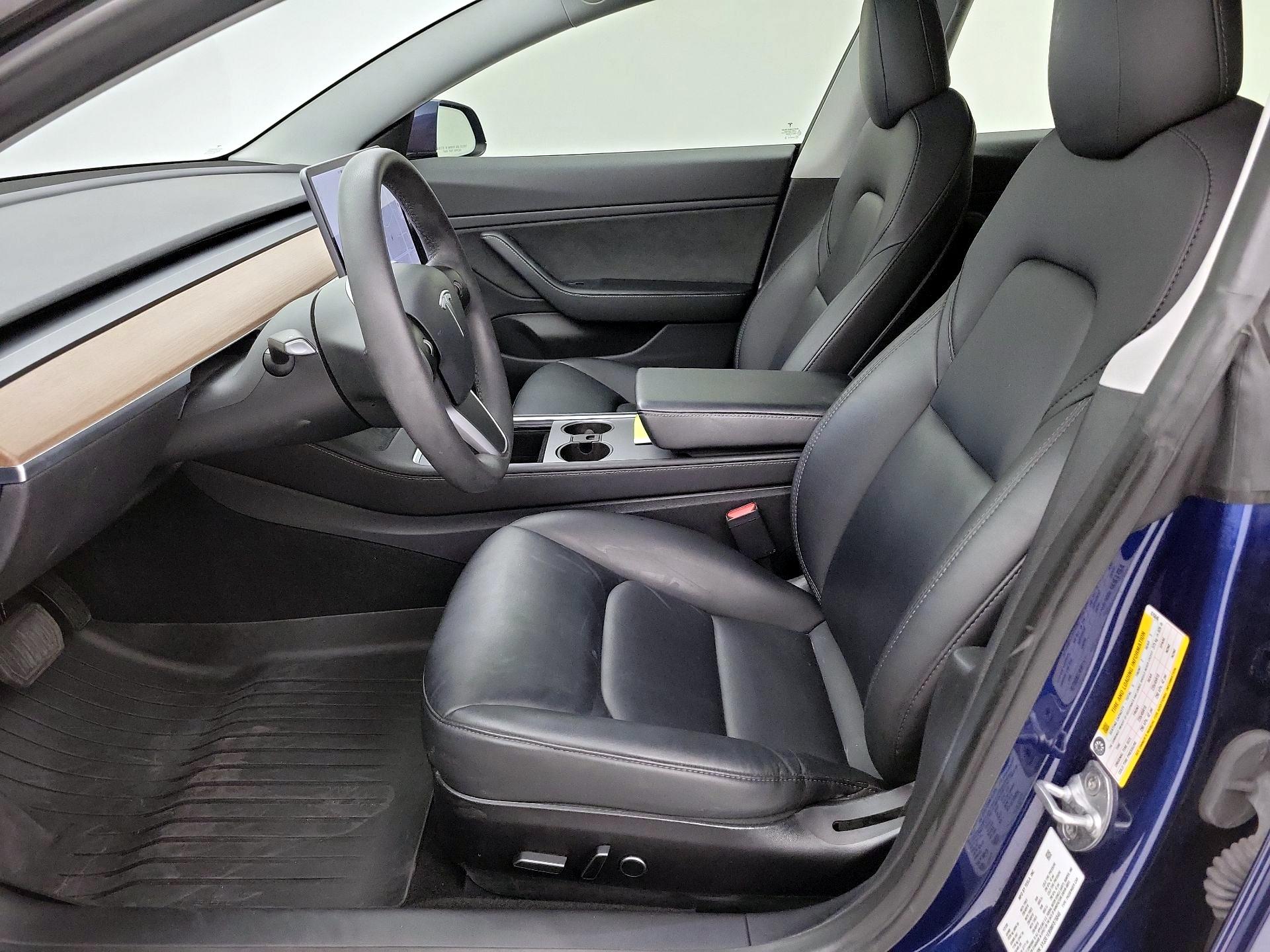 Thumbnail: 2021 Tesla Model 3 - 11