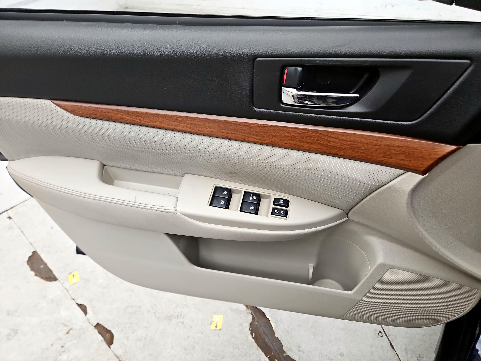Thumbnail: 2014 Subaru Outback - 12