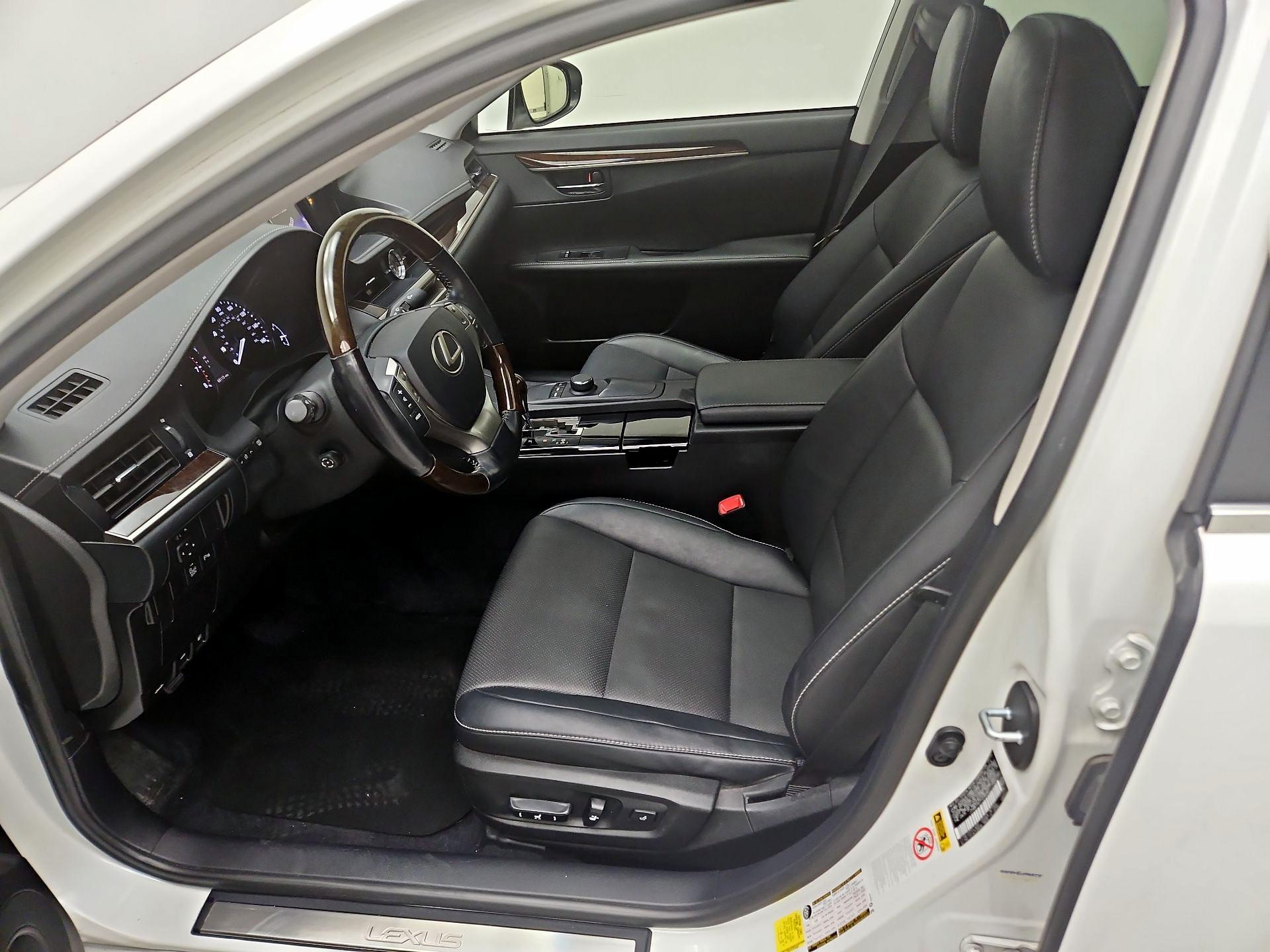 Thumbnail: 2015 Lexus ES - 11