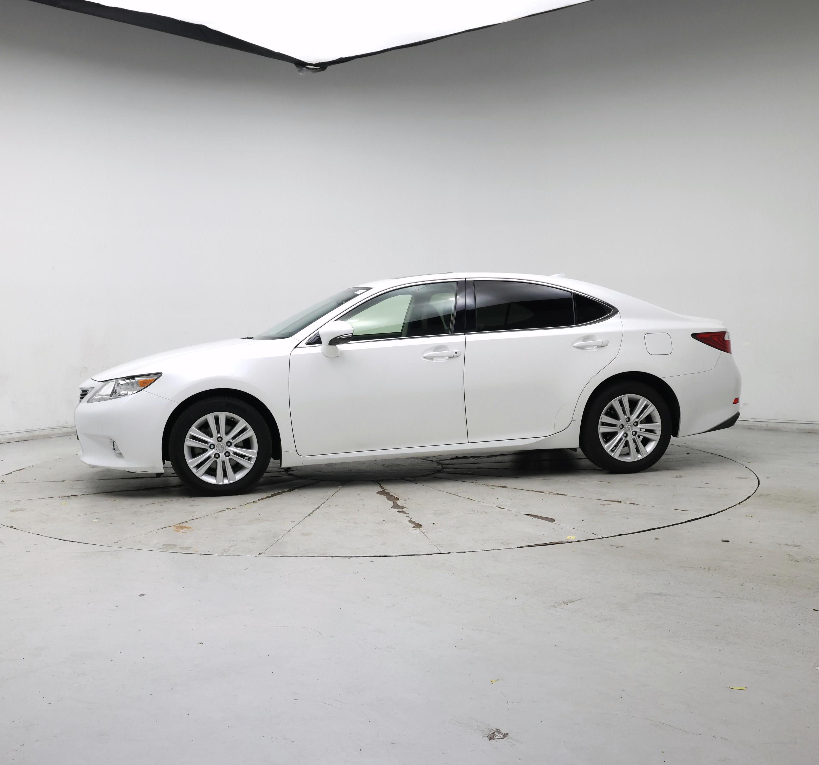 Thumbnail: 2015 Lexus ES - 3