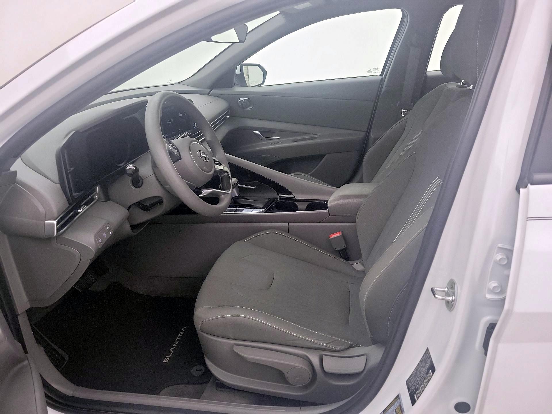 Thumbnail: 2023 Hyundai Elantra - 11
