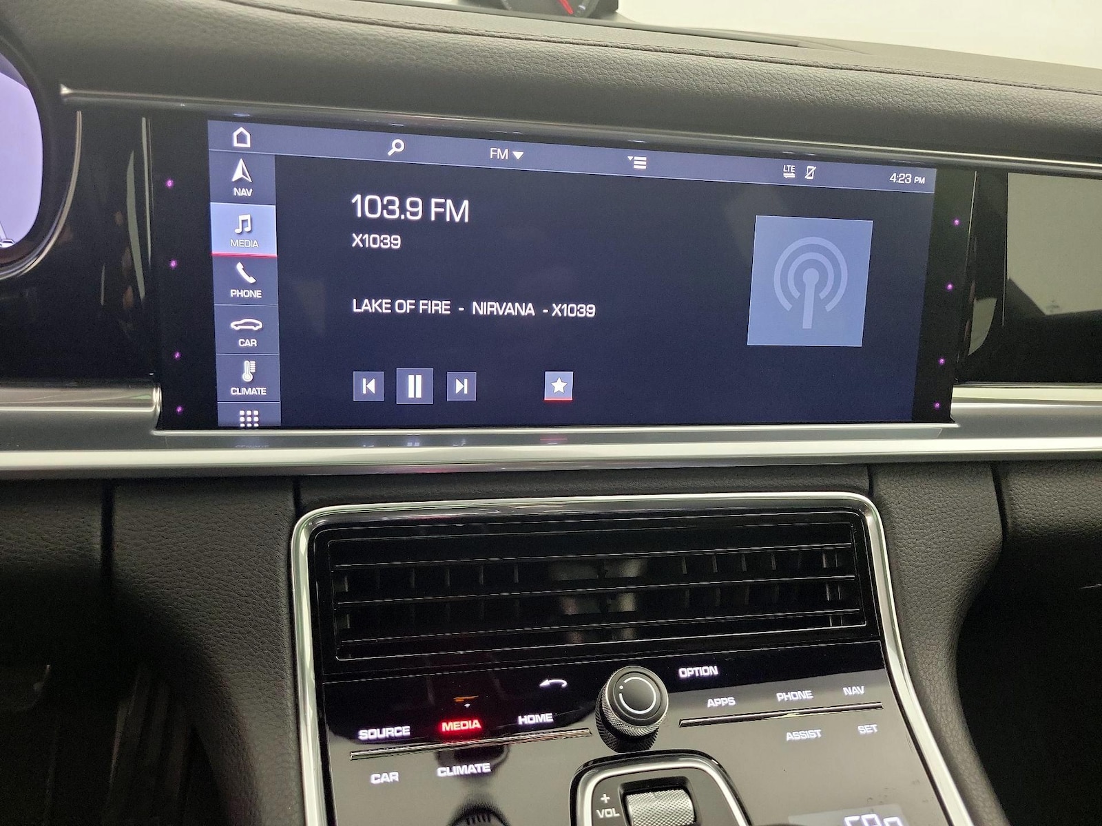 2018 Porsche Panamera S - Photo 17